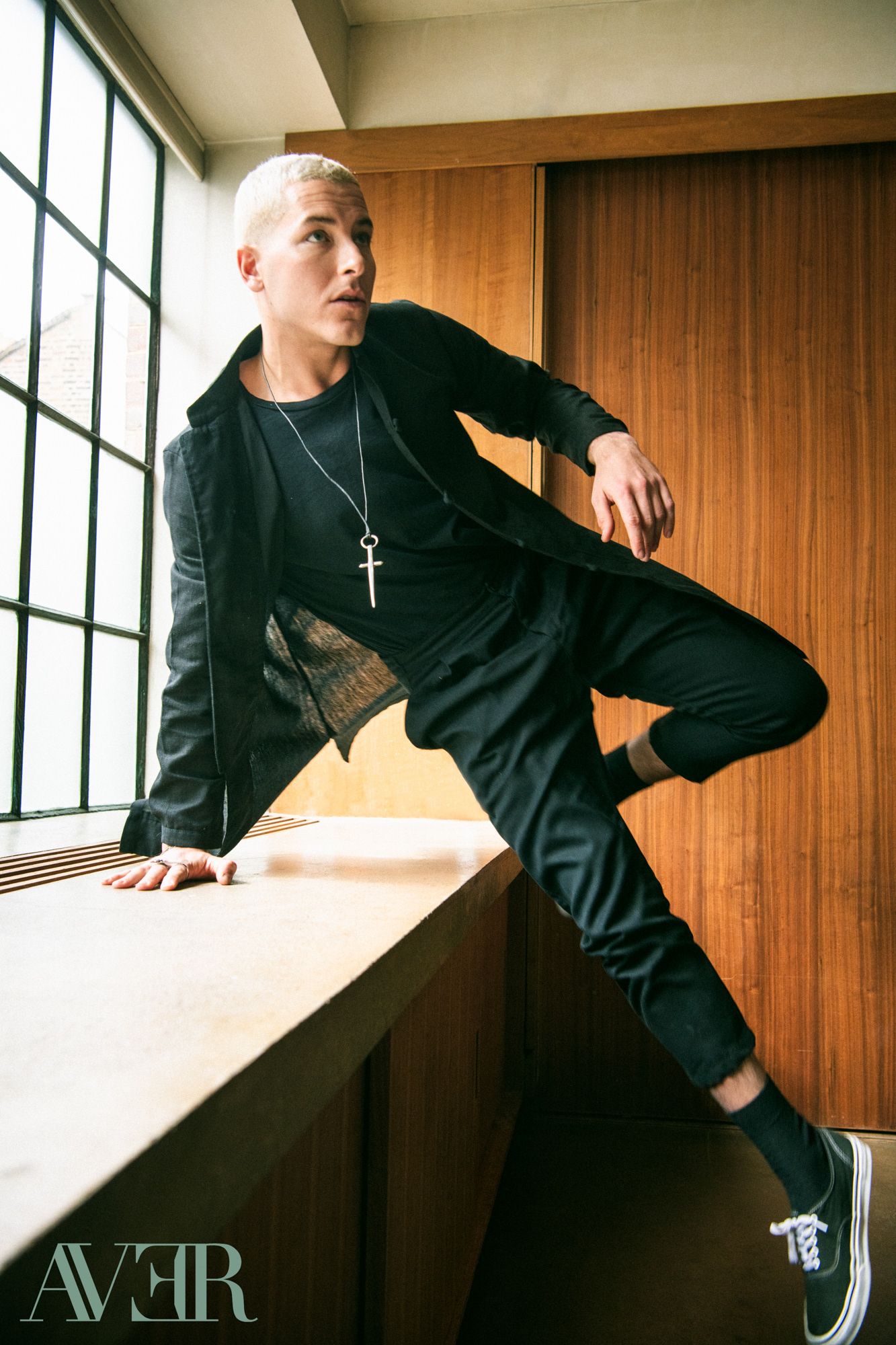 1333x2000 AVER Magazine