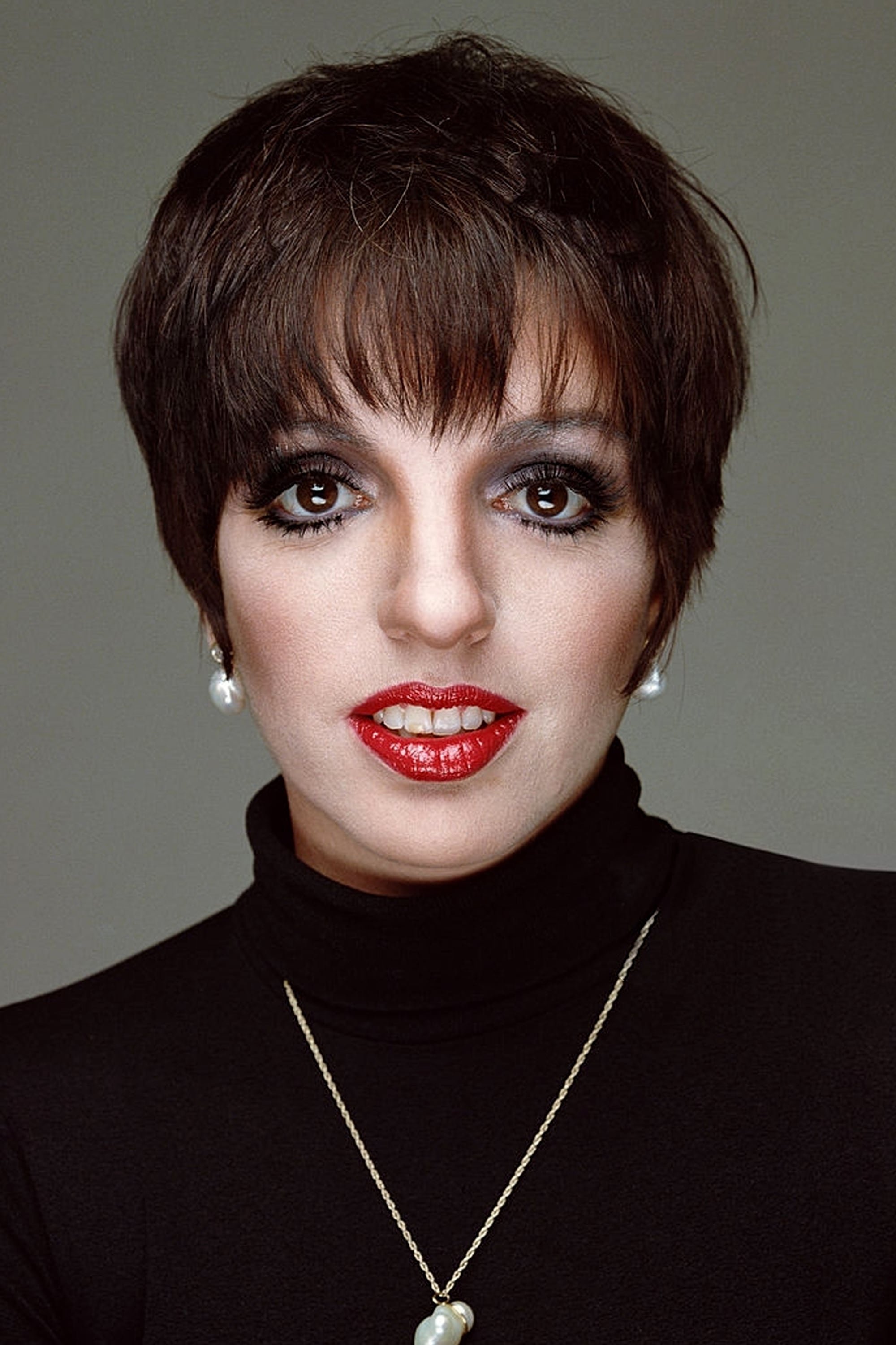 2000x3000 Liza Minnelli Wallpaper
