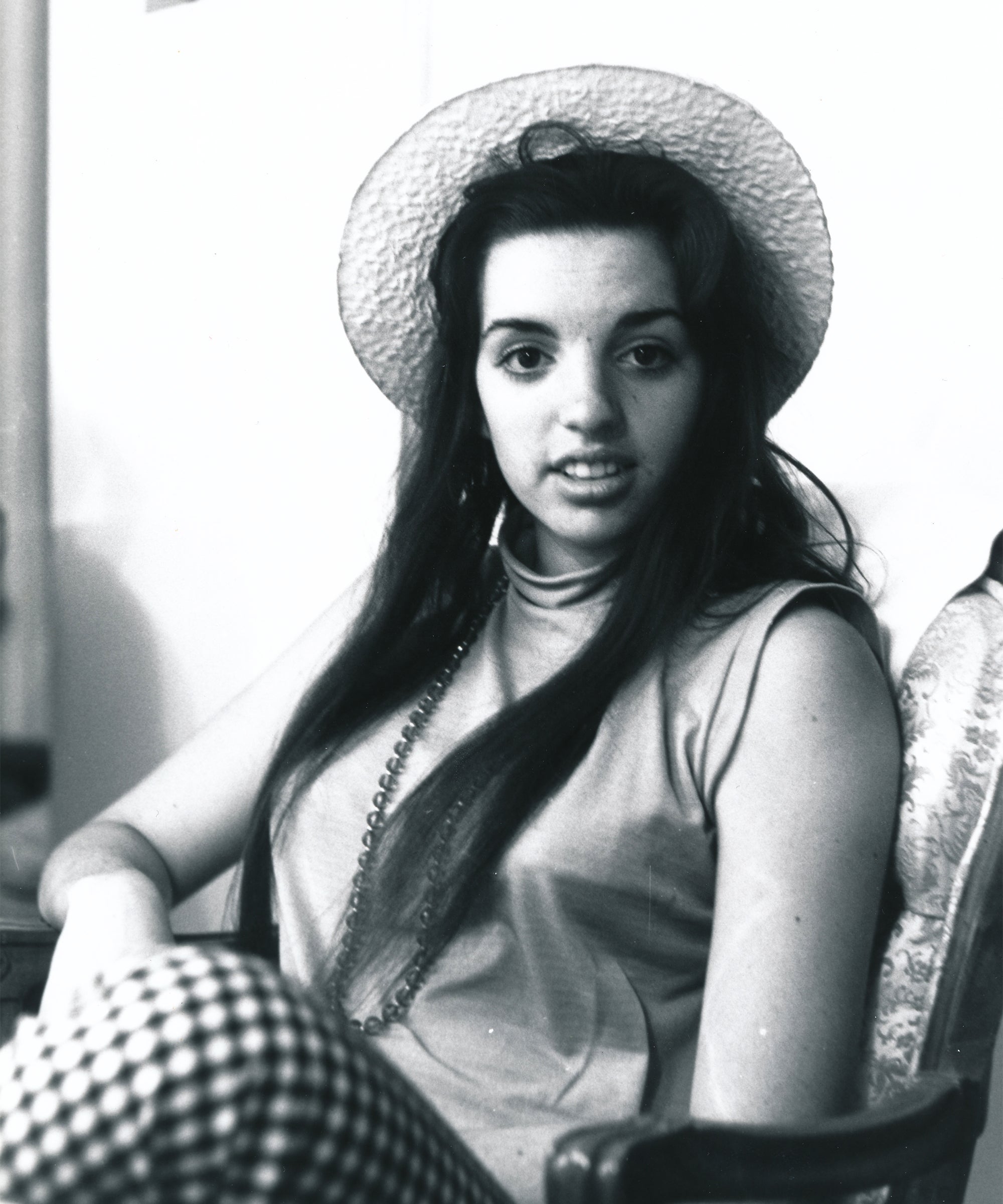 2000x2400 Liza with rare long hair, 1960s