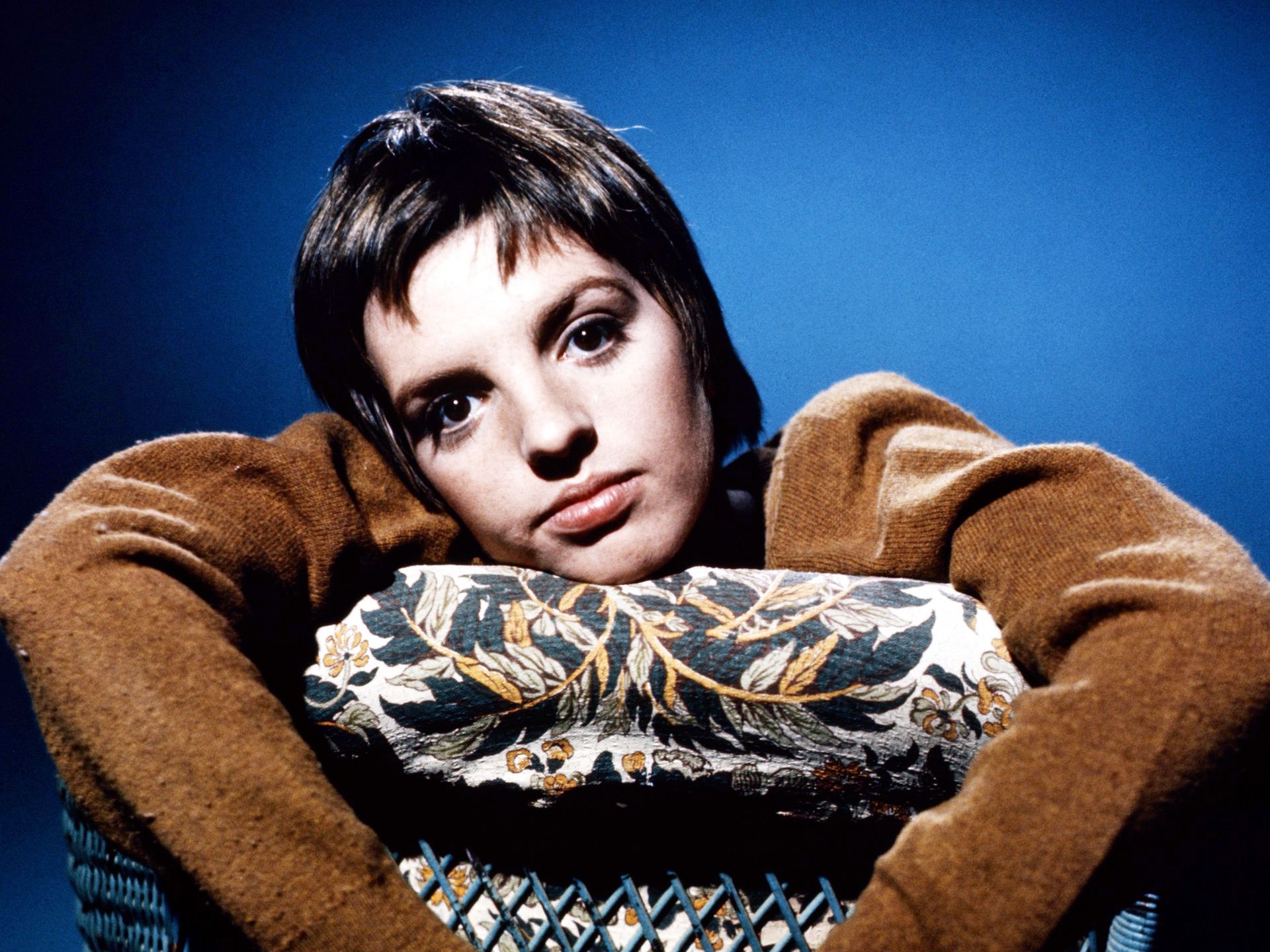 1920x1440 Liza Minnelli's transformation from childhood appearances with mom Judy Garland to active life at 79 in photo. HELLO!