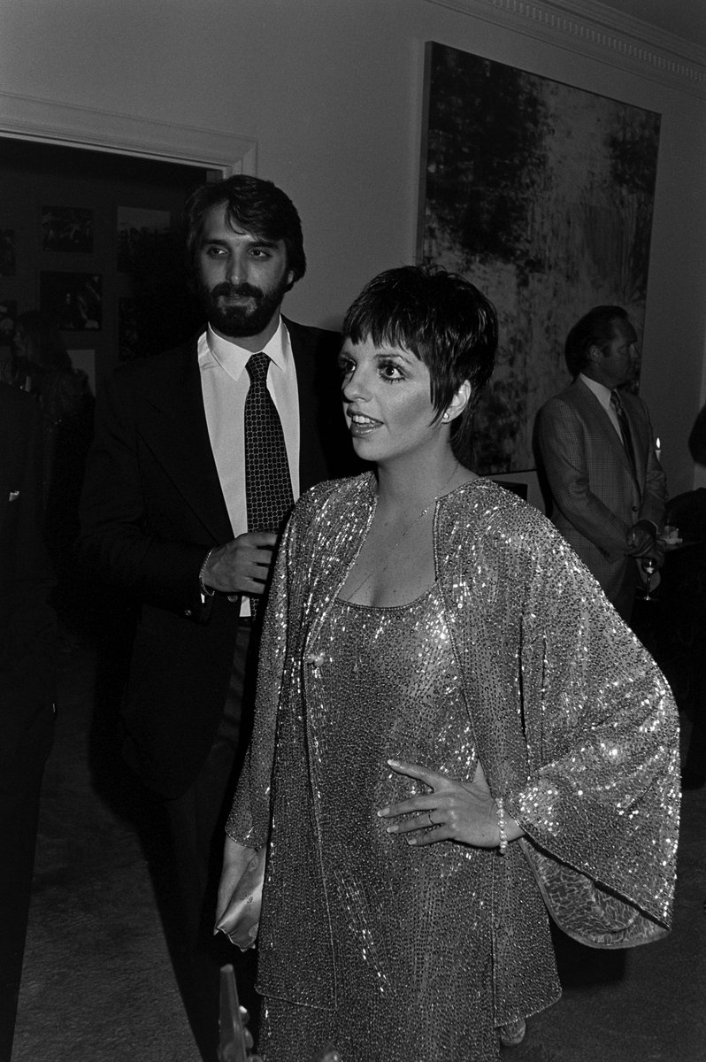 798x1200 Liza Minnellirs: Photo From the Archives