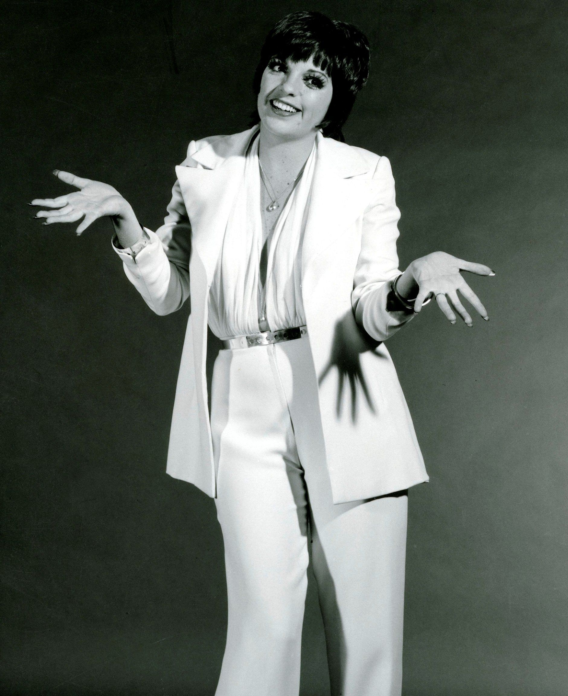 1881x2306 Liza Minnelli Wallpaper