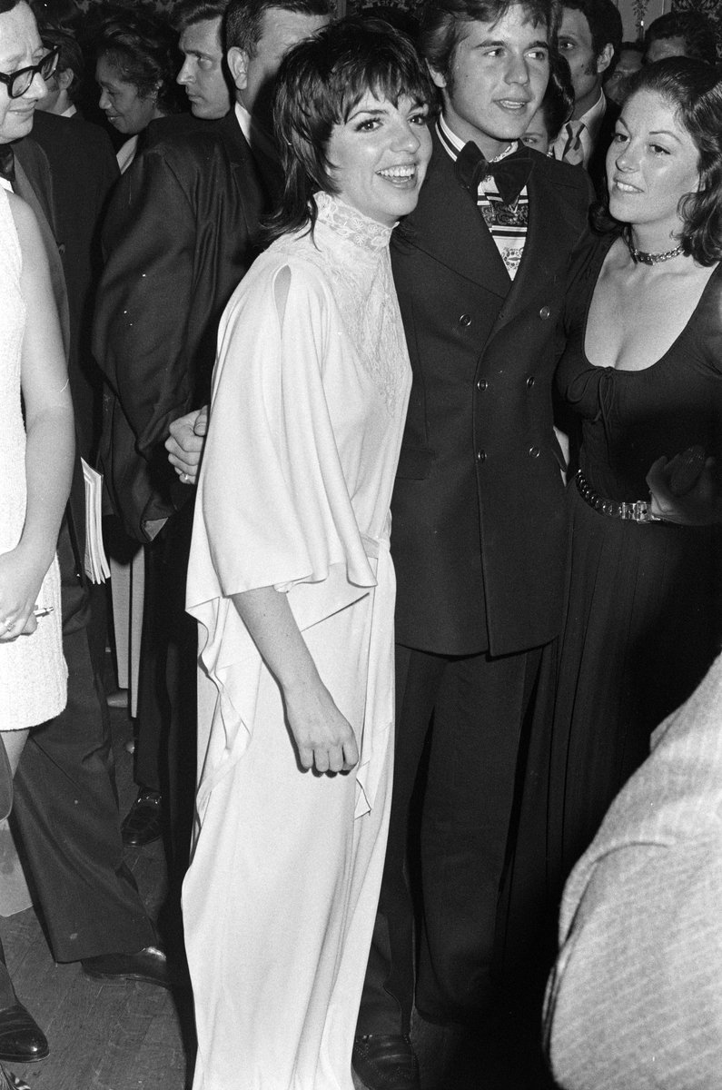 795x1200 Liza Minnellirs: Photo From the Archives