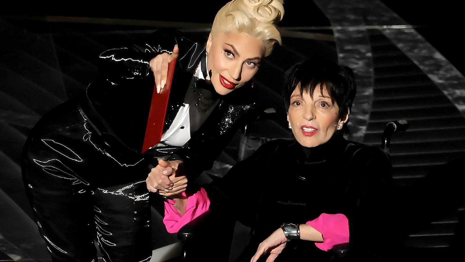 1600x900 Liza Minnelli Claims Academy Forced Her To Sit in Wheelchair
