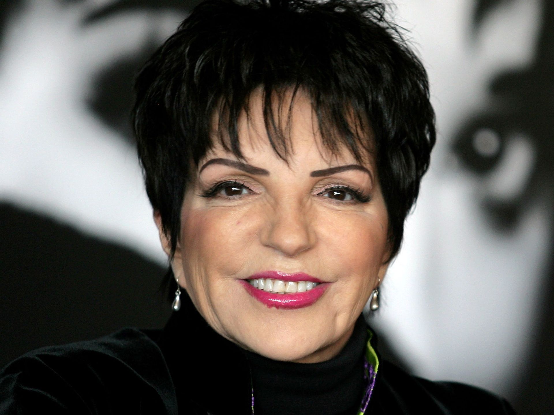 1920x1440 Liza Minnelli makes candid comment on 'dancer's body' at 79. HELLO!