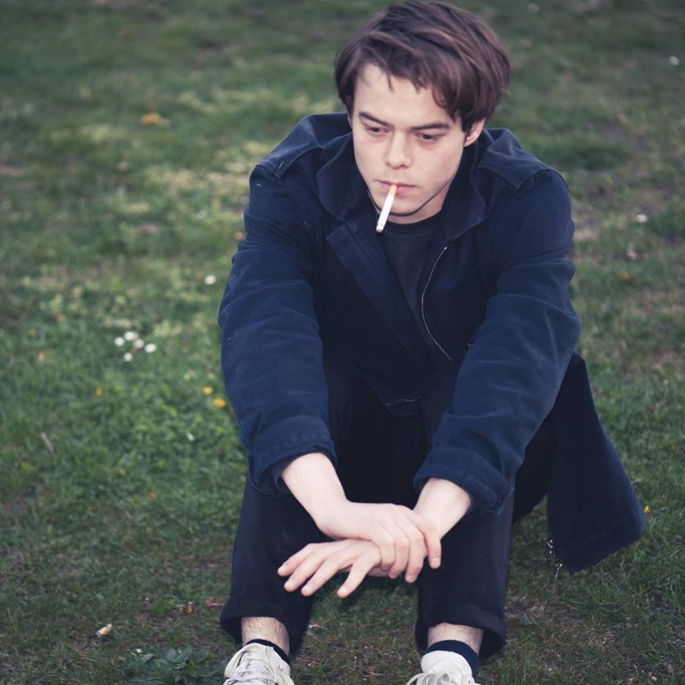960x960 Charlie Heaton Wallpaper