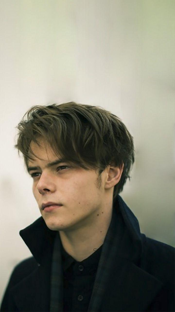 720x1280 Charlie Heaton Wallpaper