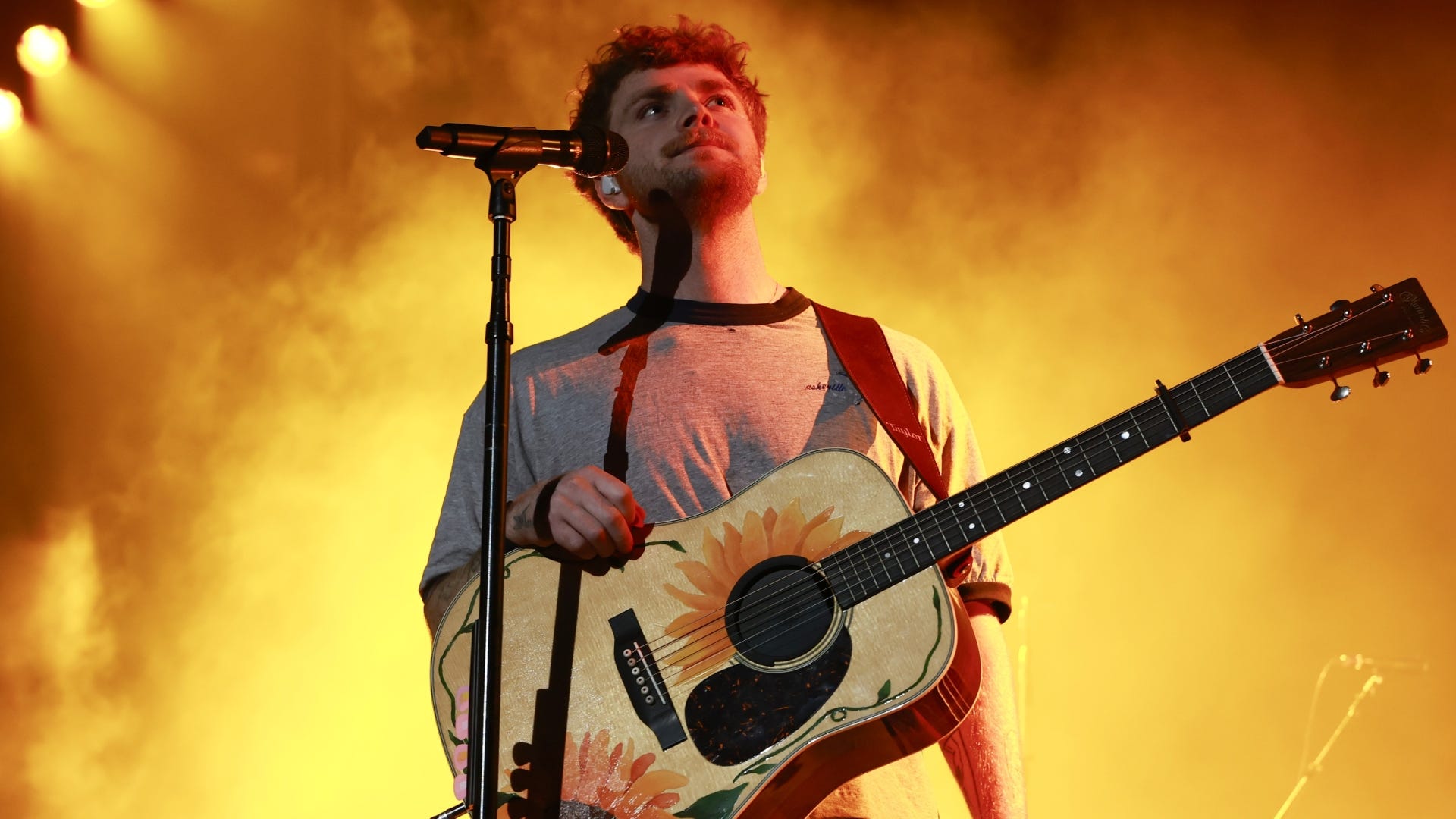 1920x1080 Alex Warren dates for his 'Little Orphan Alex Live' tour