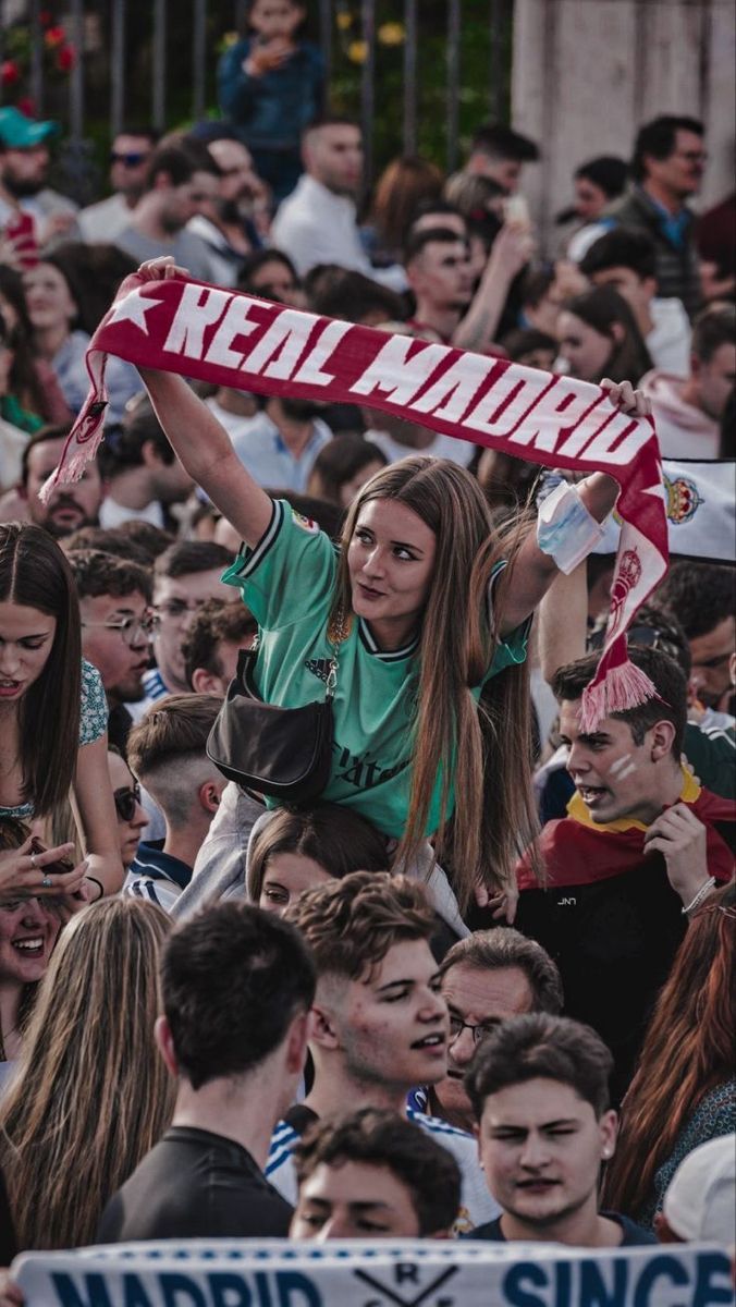 676x1200 Real Madrid Fans