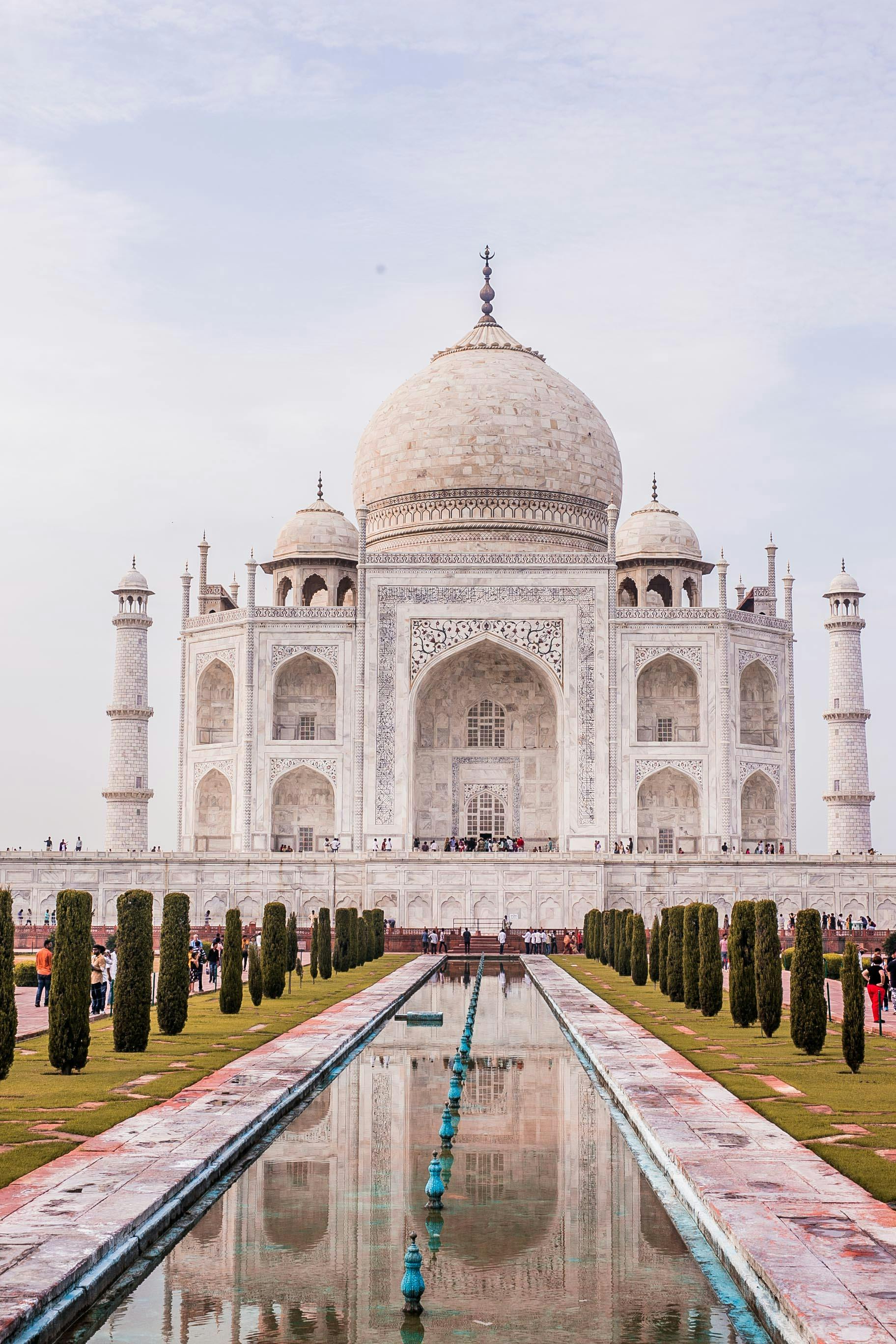 1824x2736 The Famous Taj Mahal in Agra, India · Free