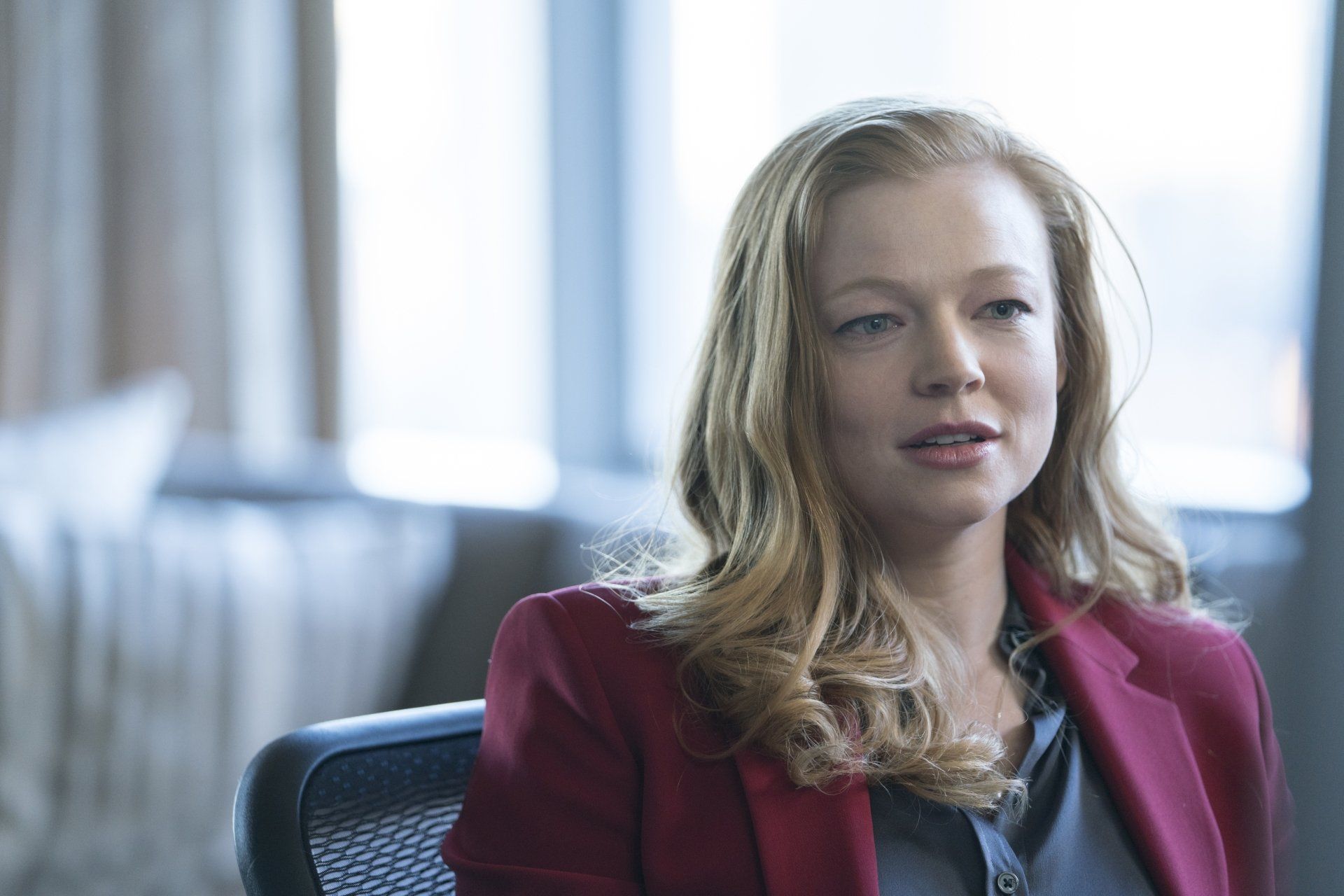 1920x1280 Download Sarah Snook TV Show Succession 4k Ultra HD Wallpaper