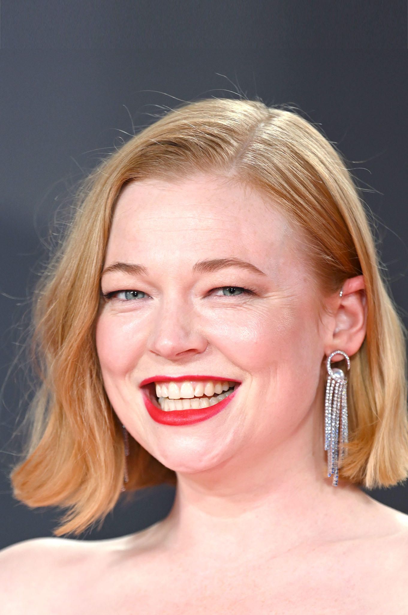 1361x2050 Sarah Snook Wallpaper