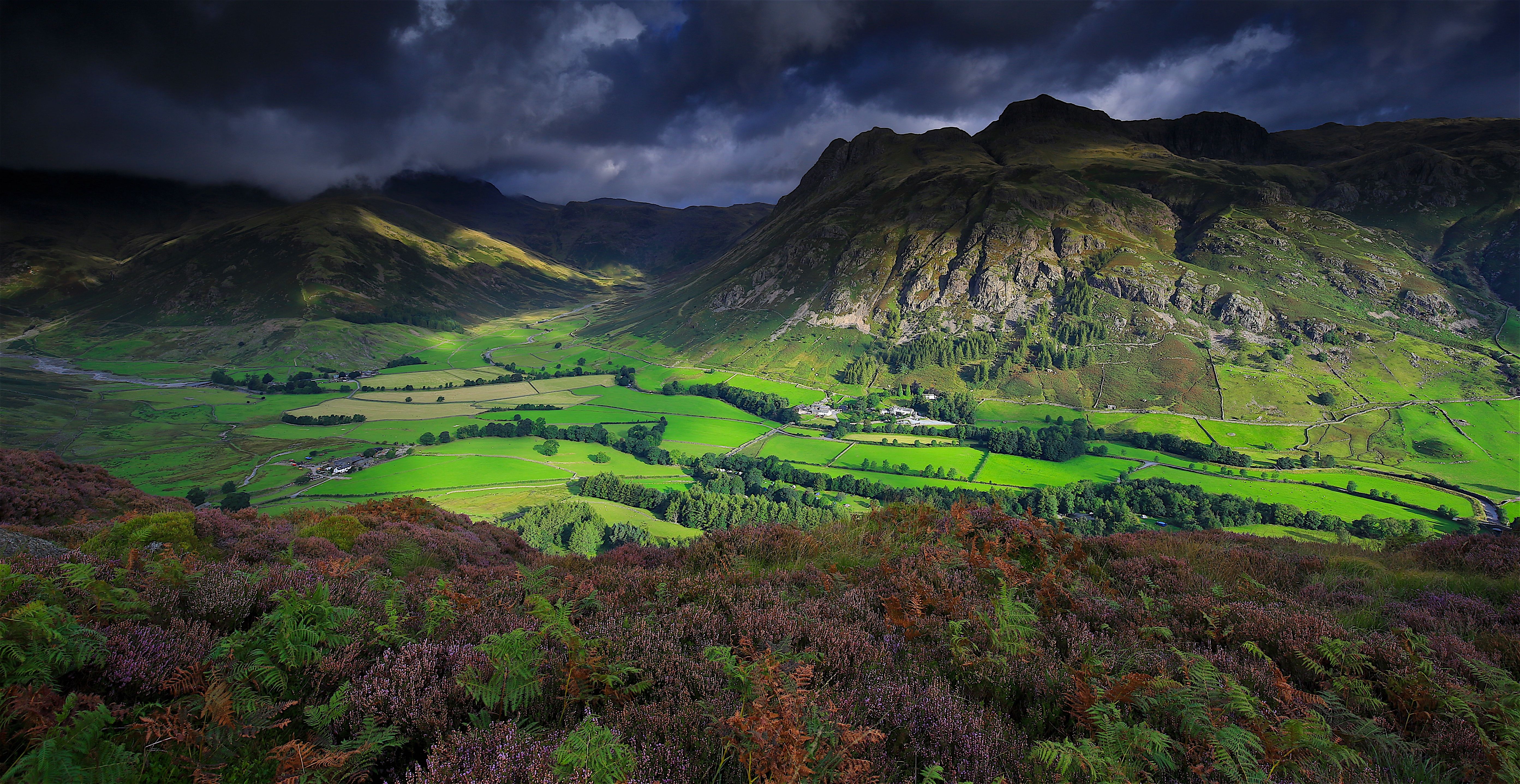 5571x2874 Majestic England Valley: 4K Ultra HD Mountain & Forest Landscape Wallpaperx2874