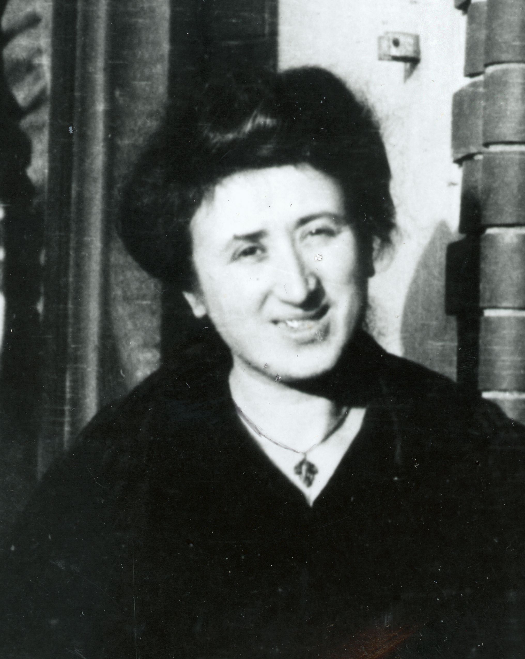 2032x2549 Rosa Luxemburg and Camille Huysmans; a Friendship formed on the Eve of War