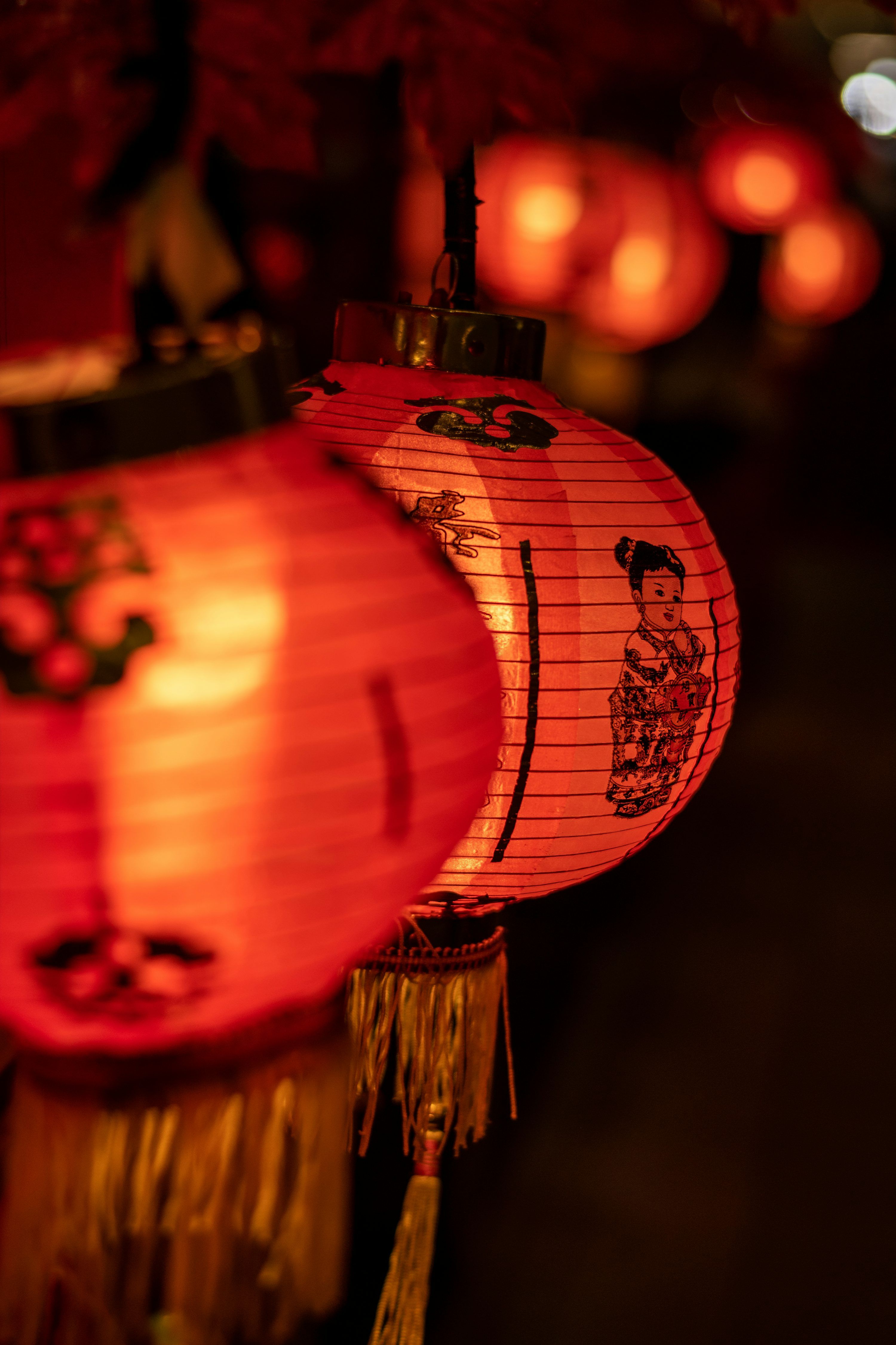 3000x4500 Red and white paper lantern photo