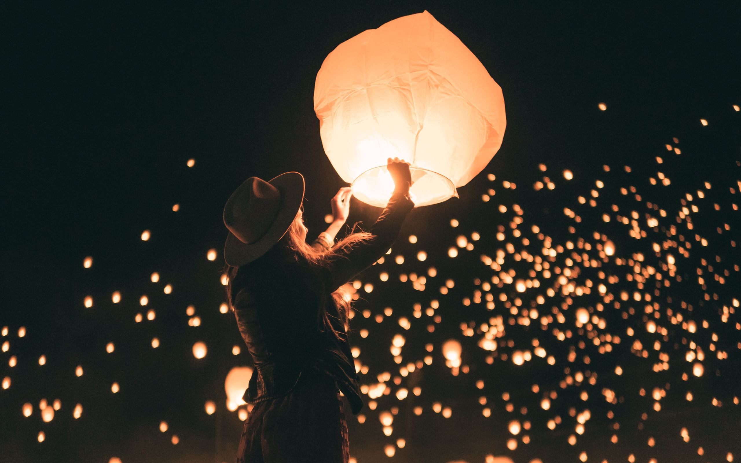 2560x1600 Lanterns MacBook Air Wallpaper Download
