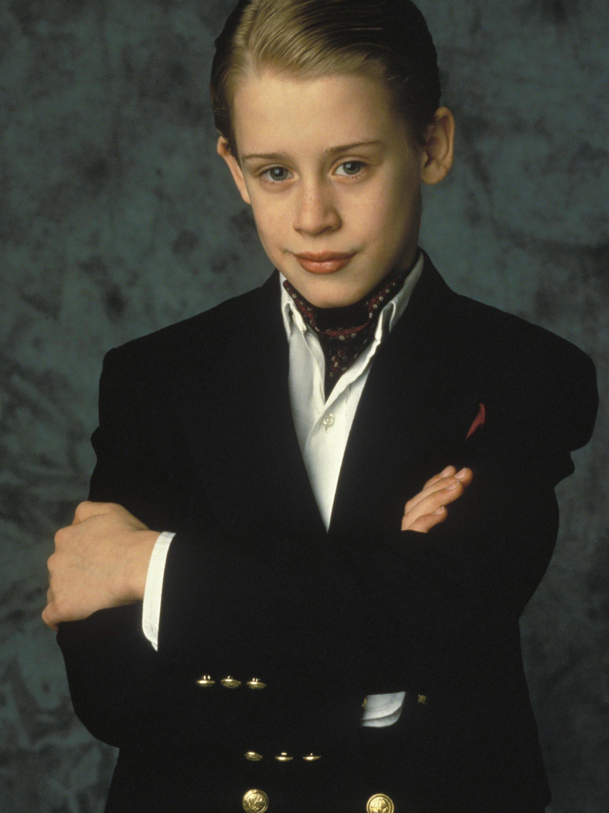 2048x2732 Macaulay Culkin Wallpaper