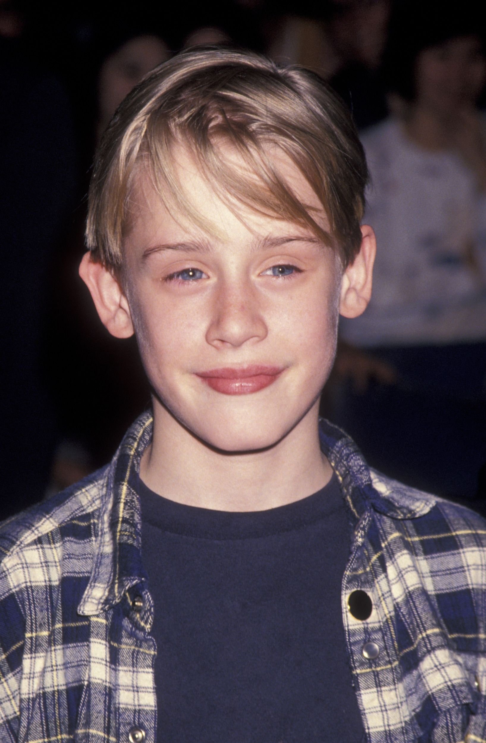 1635x2500 Macaulay Culkin Wallpaper