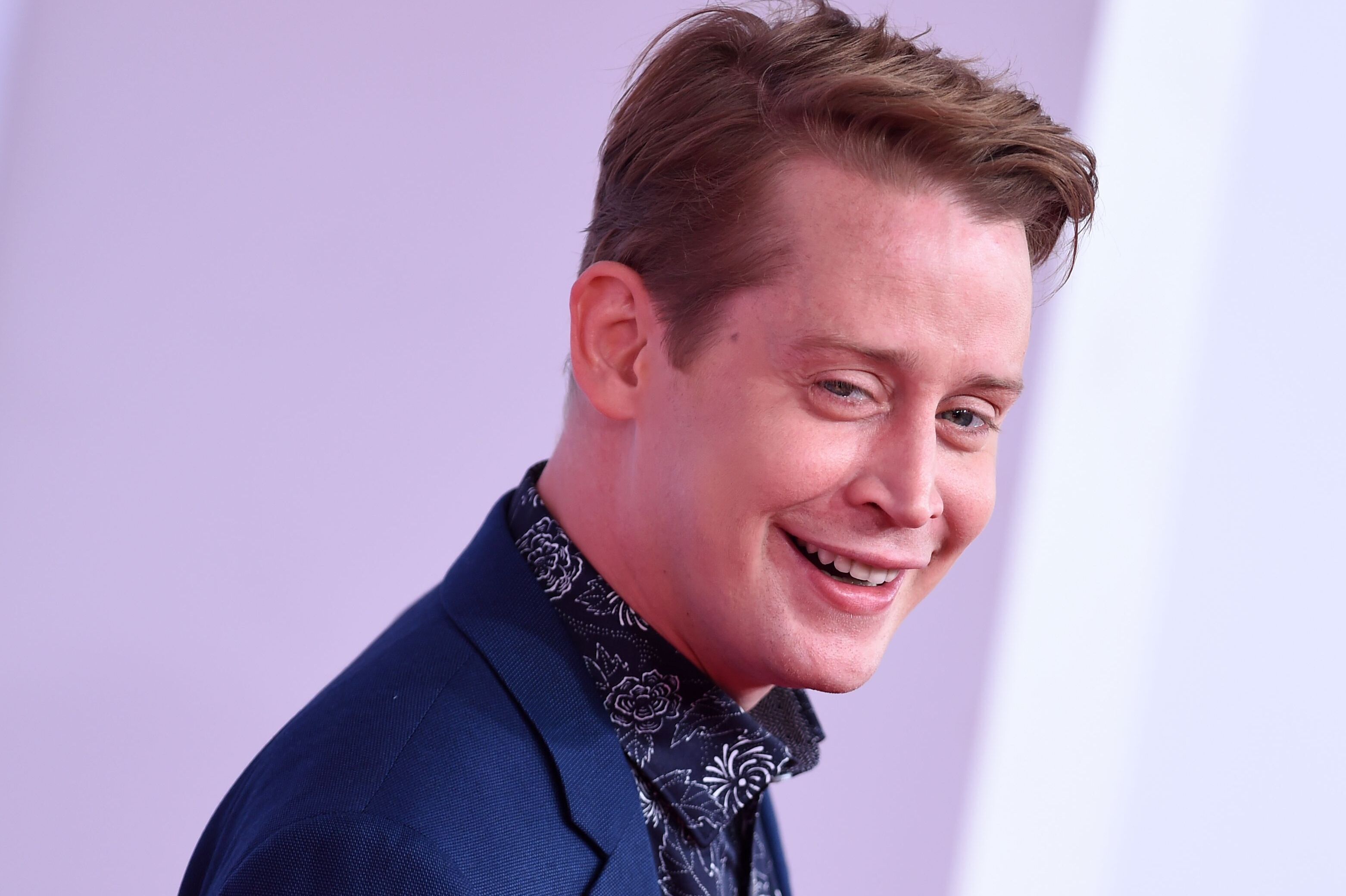 3123x2079 Macaulay Culkin's modern kitchen embraces the most popular kitchen trend of our generation. Homes and Gardens