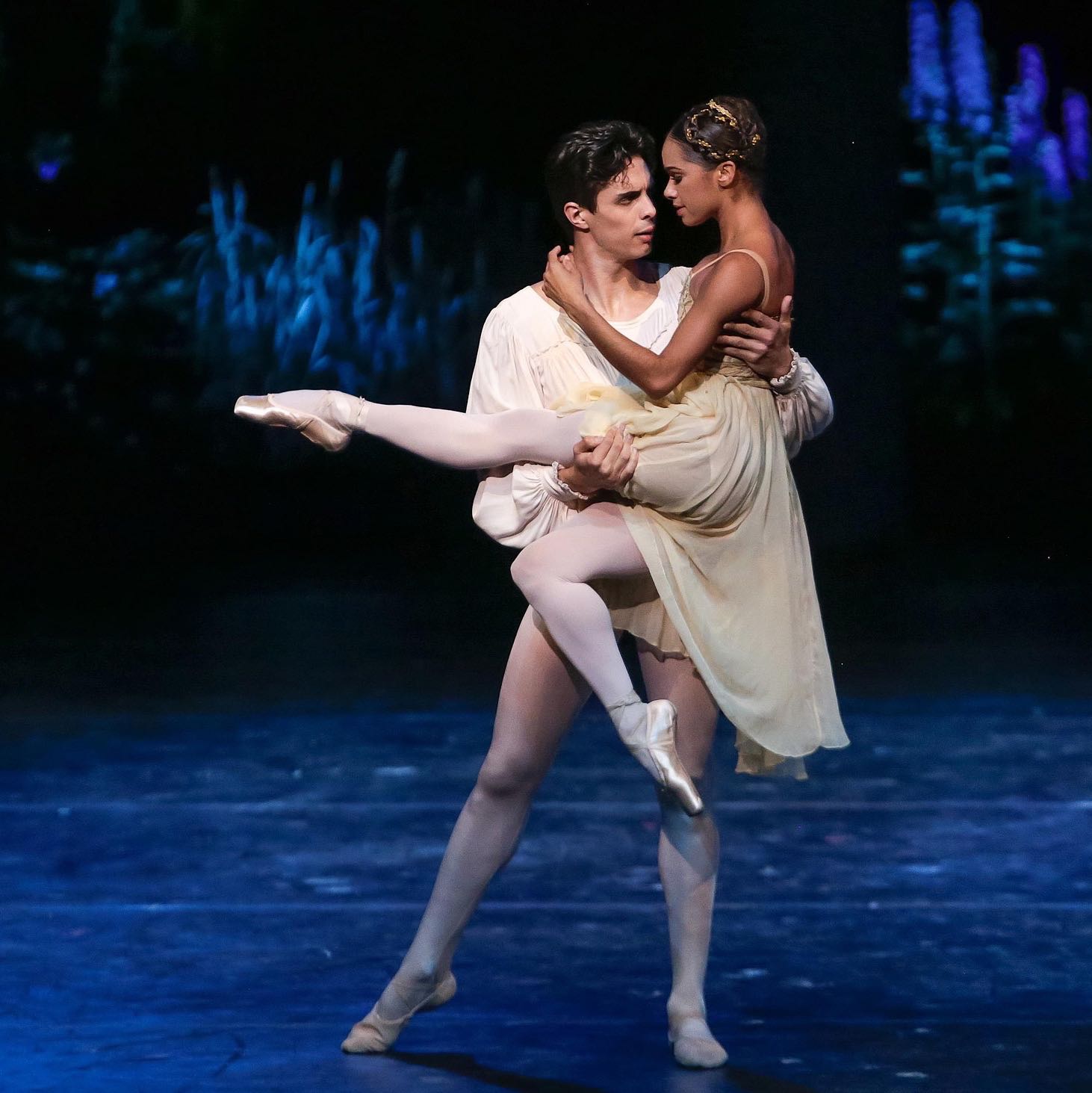 1462x1463 Misty Copeland stars in 'Swan Lake' at the Esplanade in Singapore