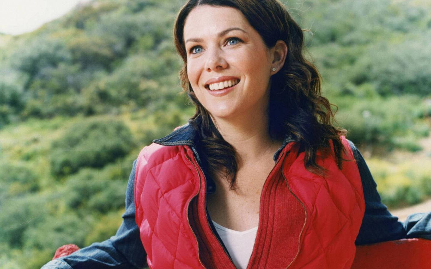 1440x900 Lauren Graham In Woodland Settings Wallpaper