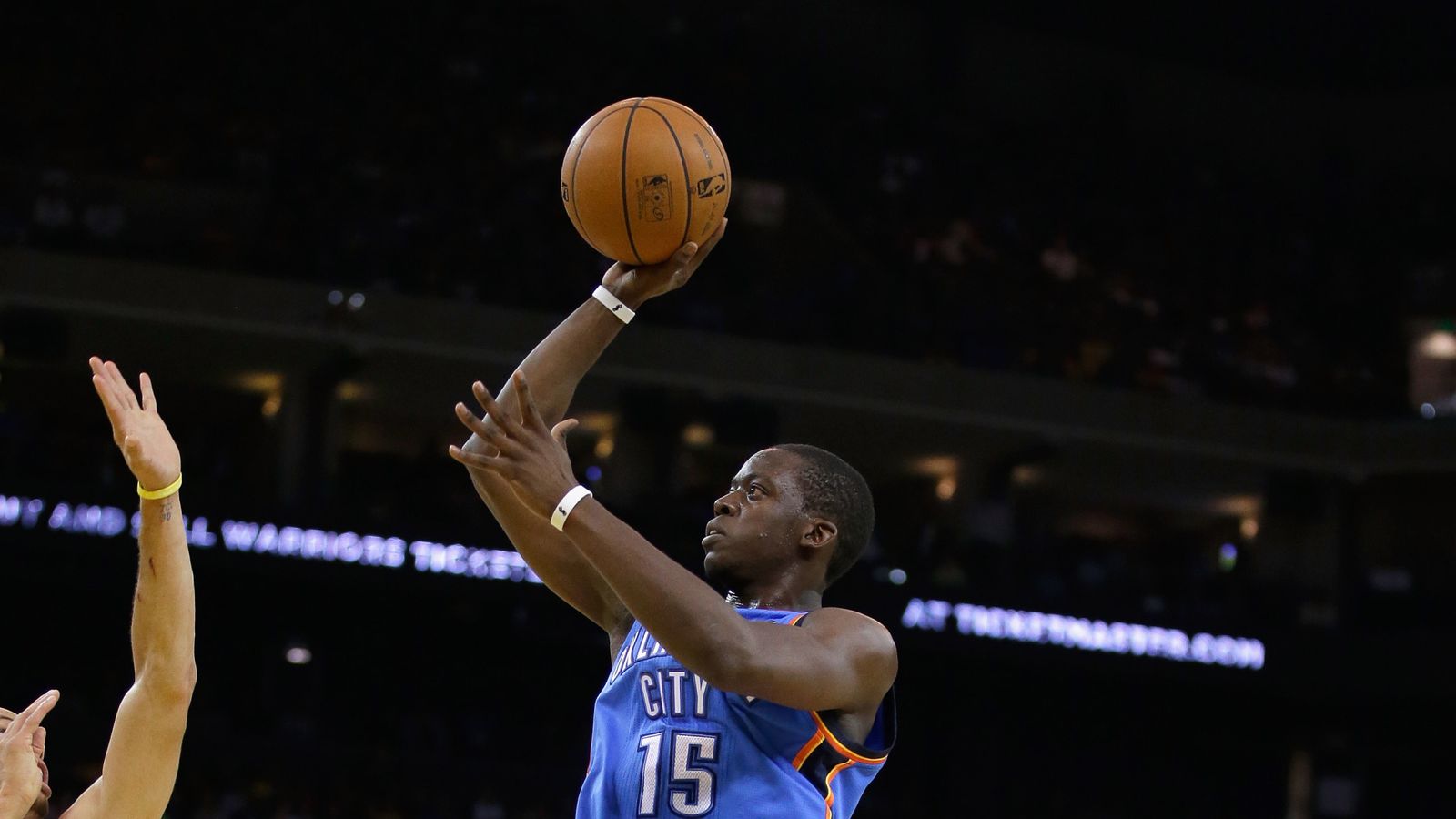 1600x900 NBA: Reggie Jackson guides Oklahoma City Thunder to victory