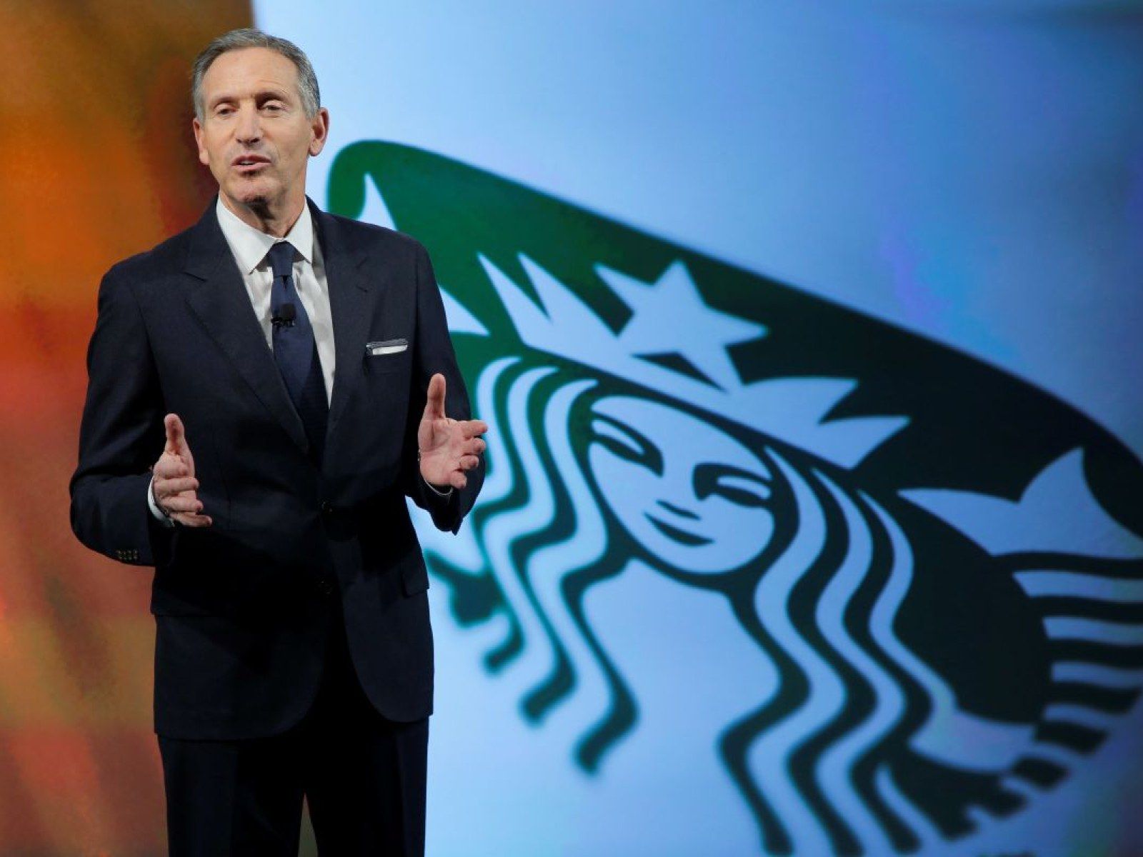 1600x1200 Billionaire Starbucks CEO Howard Schultz Lived In Public Housing As A Child