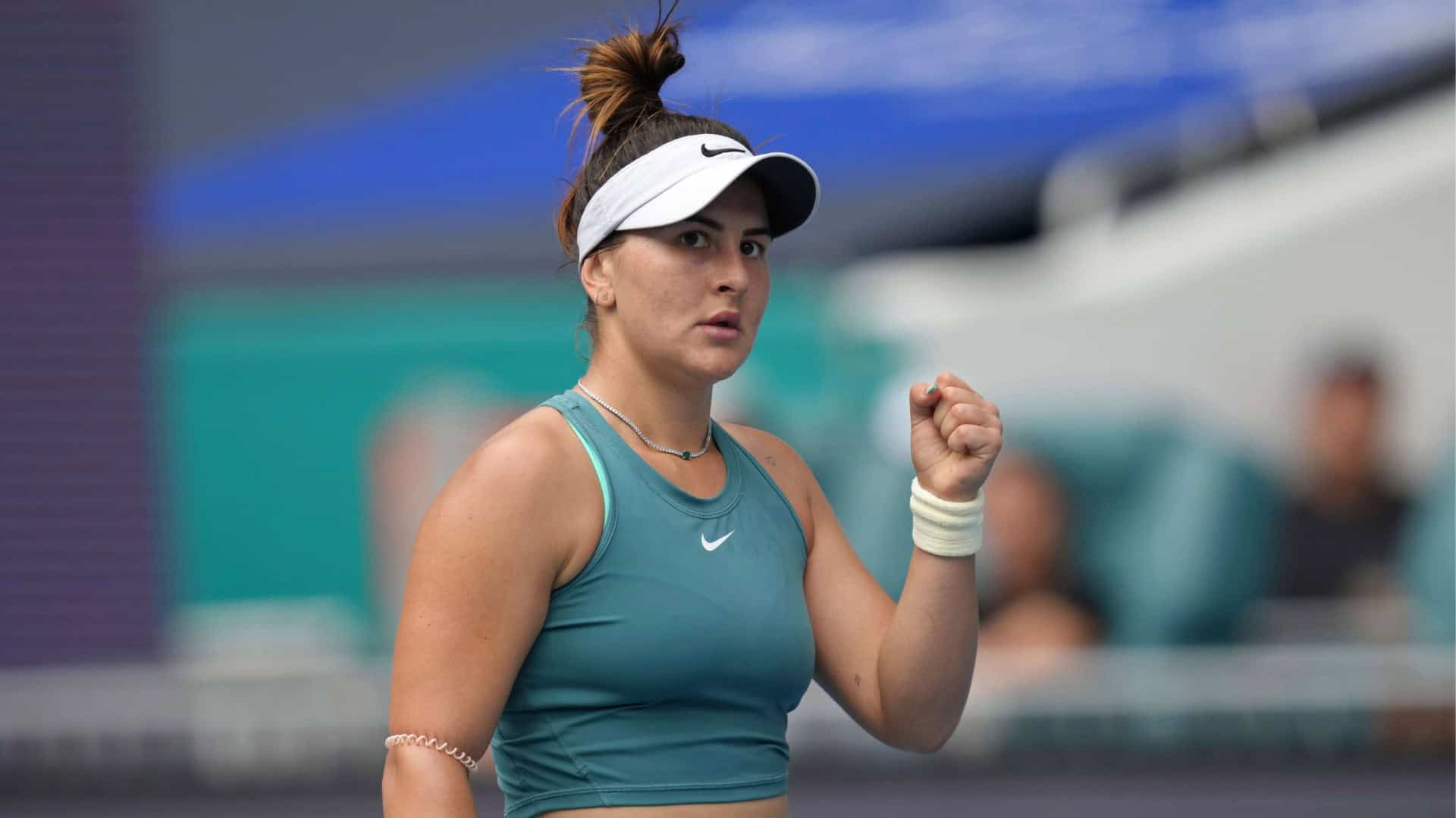 1920x1080 The worst pain I've ever felt': Bianca Andreescu was left in tears after a knee injury and is getting floods of hate online