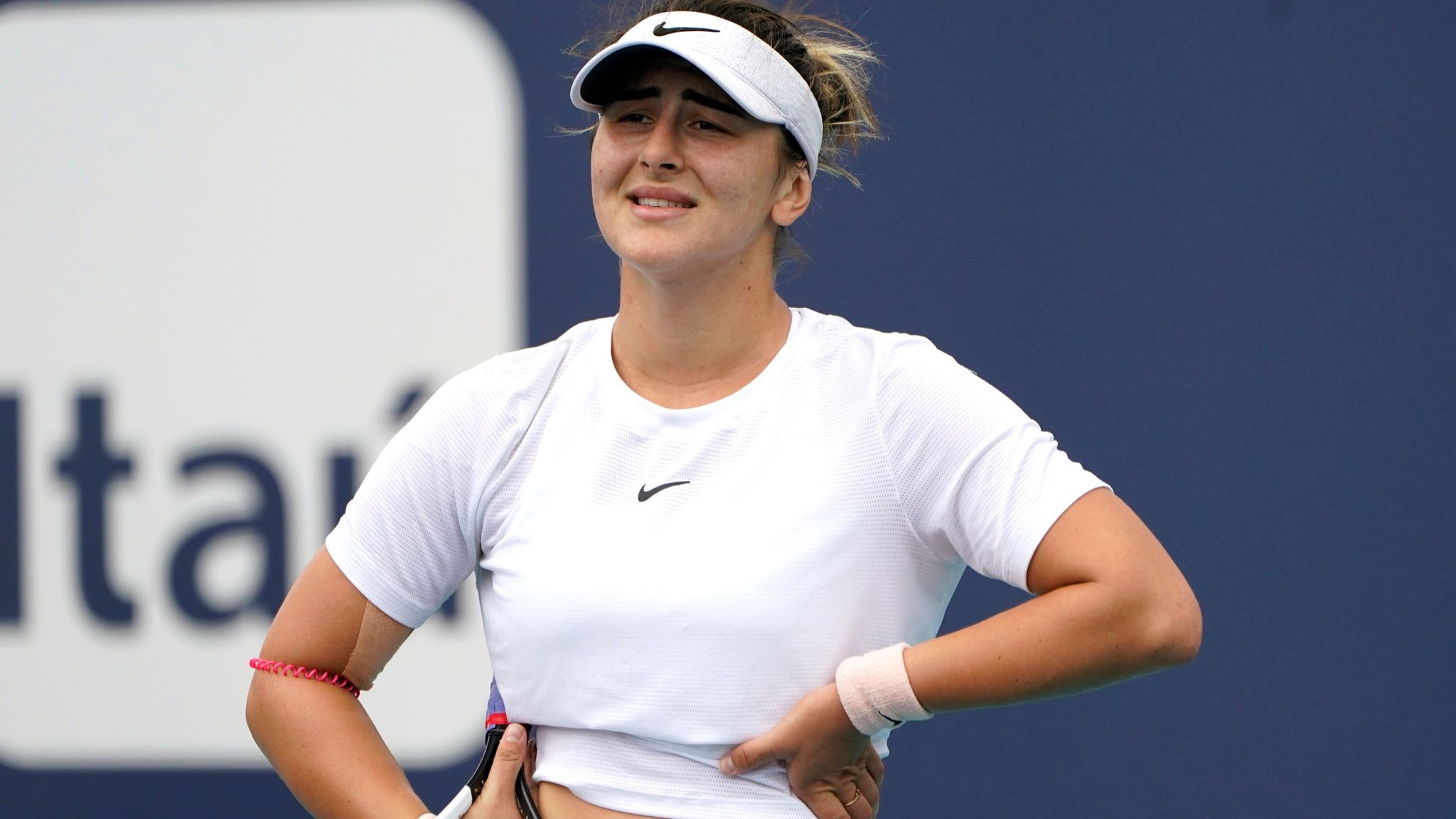 2048x1152 Miami Open: Bianca Andreescu frustrated with continued setbacks since returning to court at the Australian Open