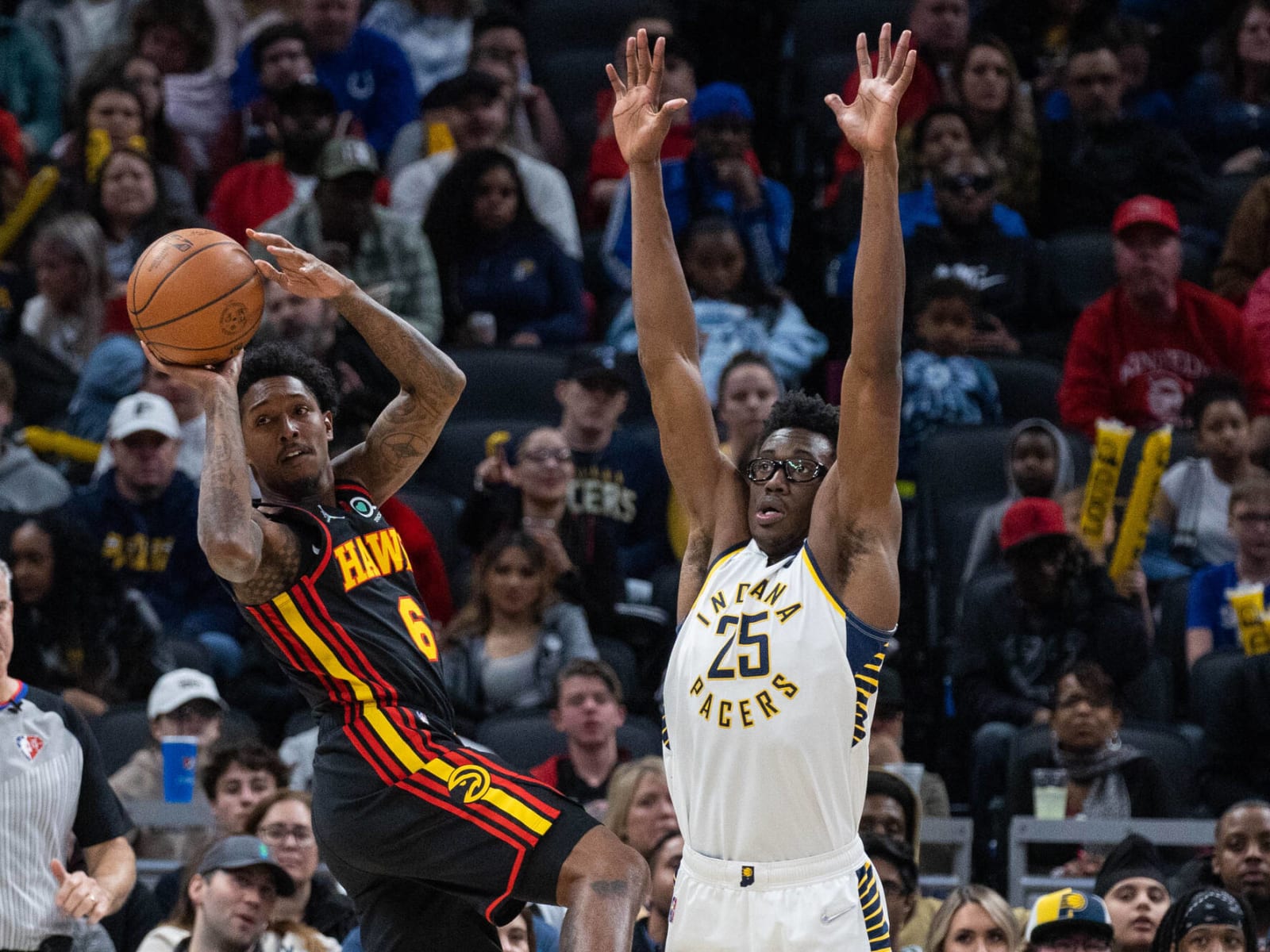 1600x1200 Pacers Re Sign Center Jalen Smith To Two Year Deal