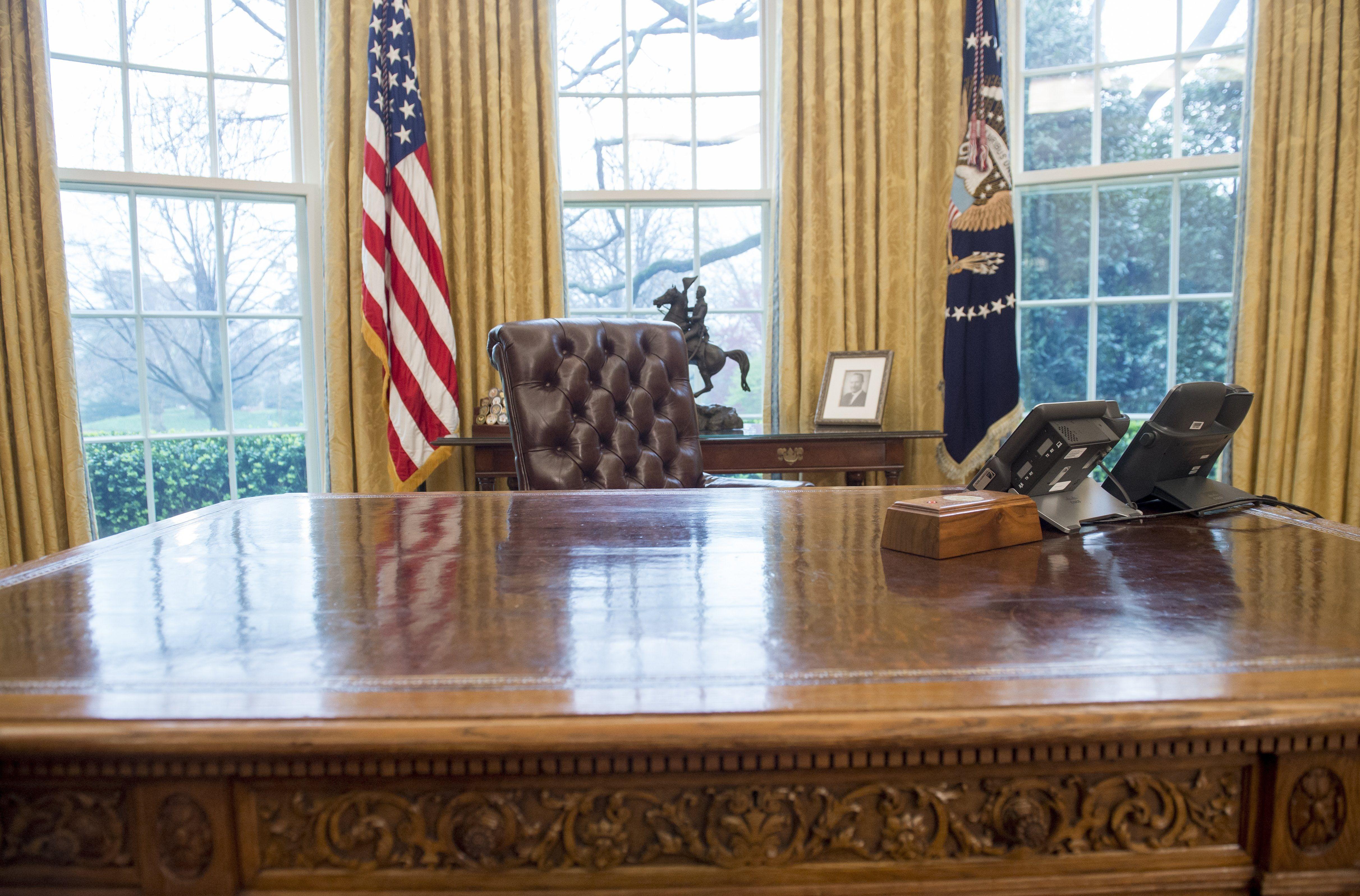 high resolution oval office zoom background