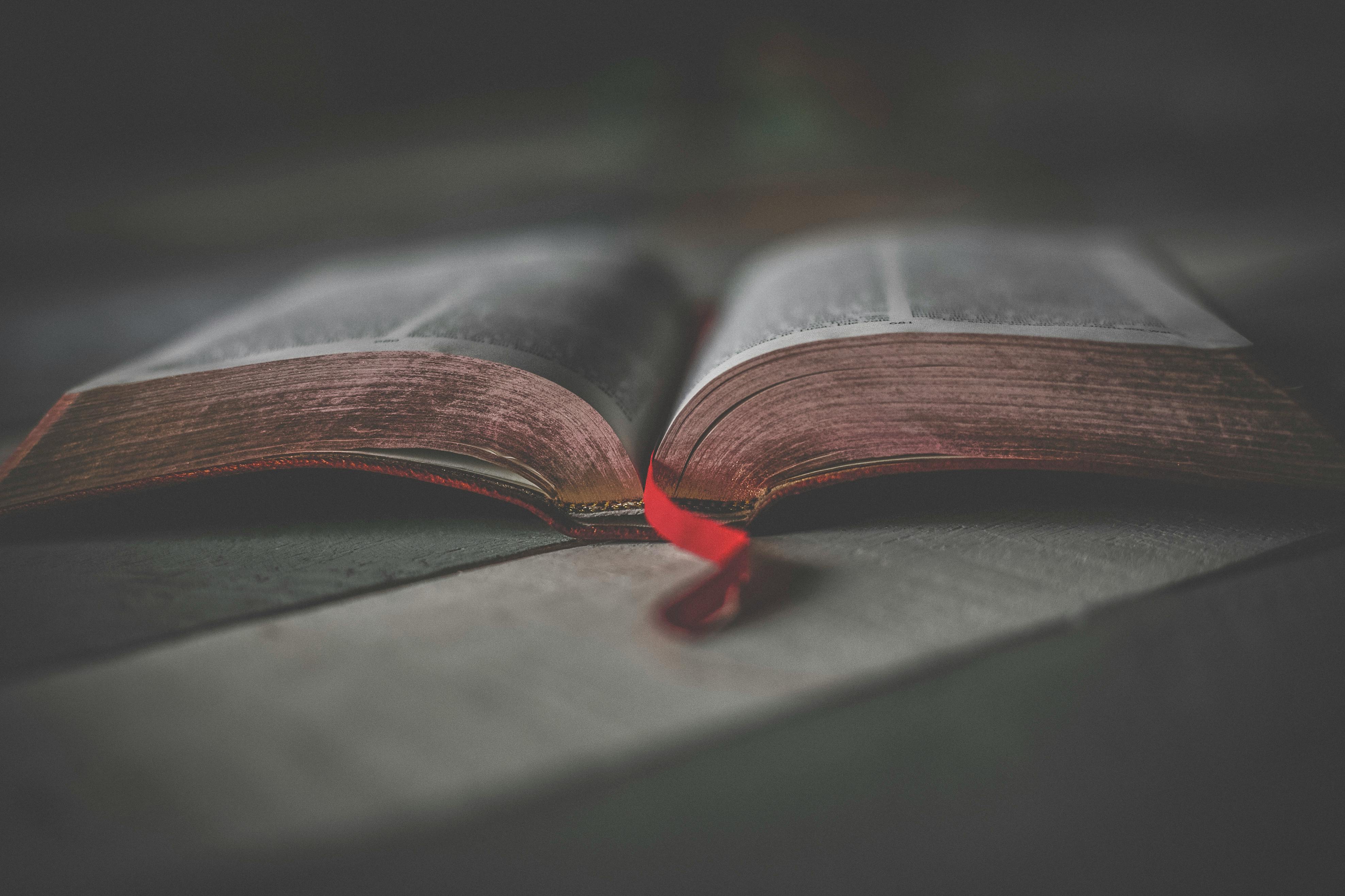 3953x2635 Close Up Photo Of An Opened Religious Book · Free