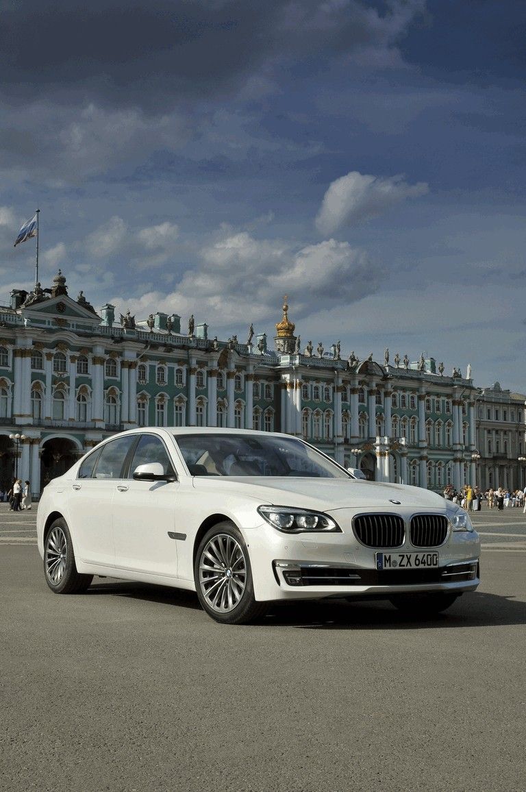 768x1156 BMW 750i ( F01 ) quality free high resolution car image, picture and photo
