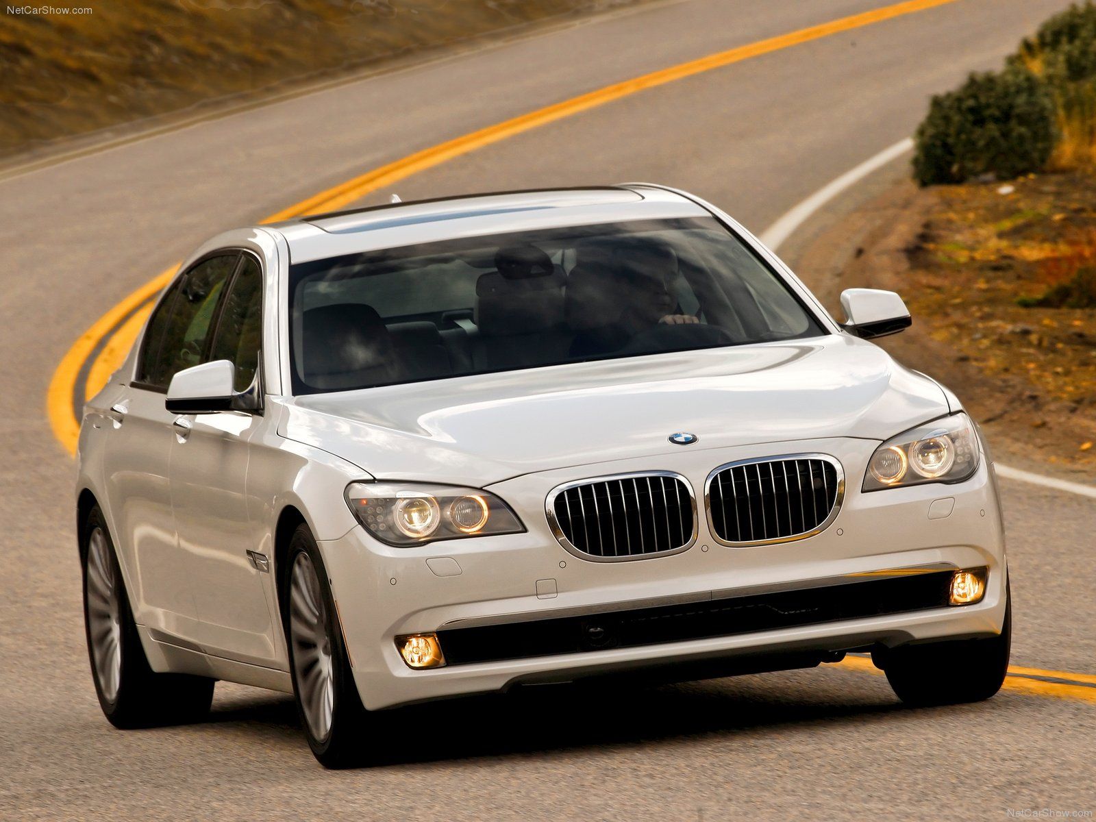 1600x1200 BMW 7 Series F01 F02 Picture. BMW Photo Gallery