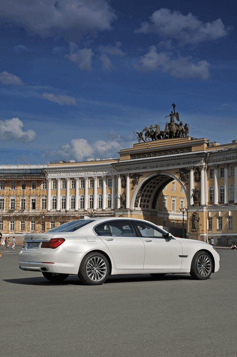 768x1156 BMW 750i ( F01 ) quality free high resolution car image, picture and photo