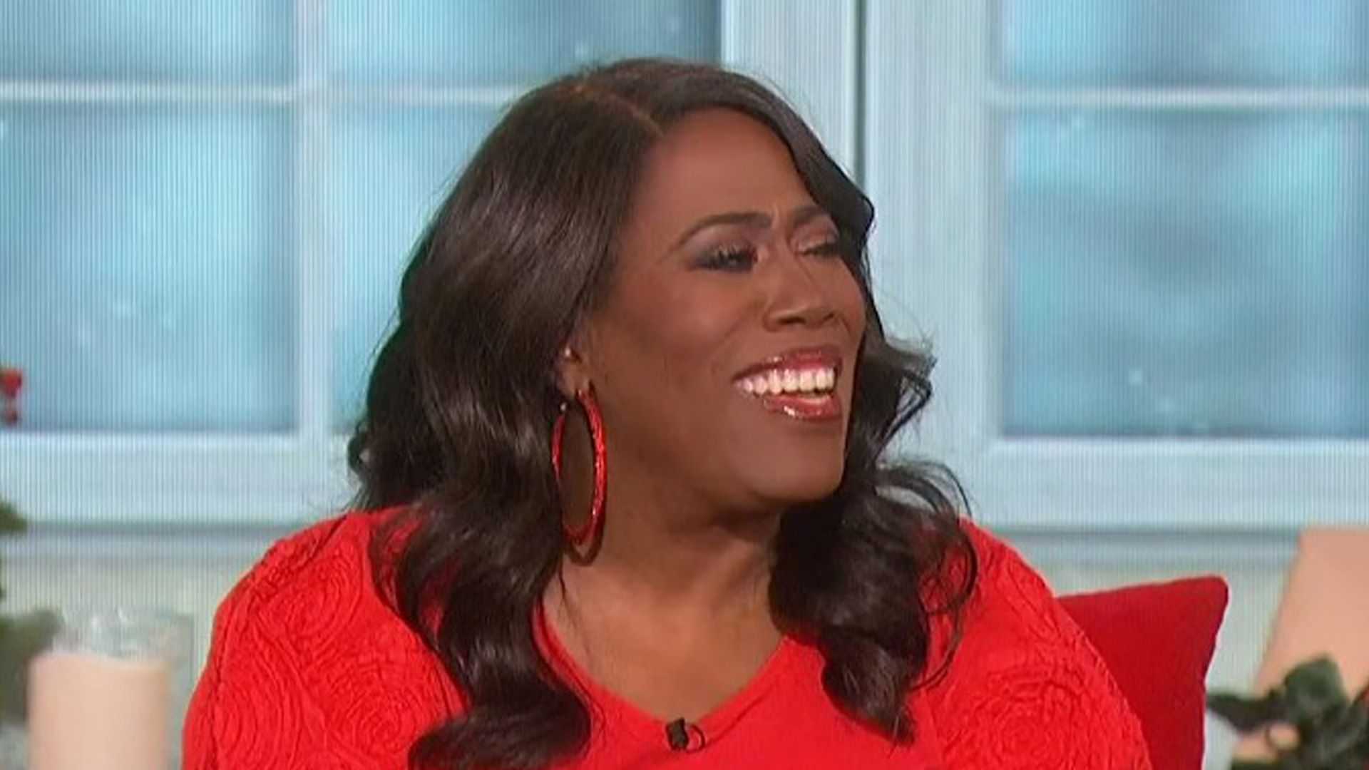 1920x1080 The Talk's Sheryl Underwood Shows Off Her Stunning 90 Lb Weight Loss In Bright Red Top & Black Pants In Return To Show