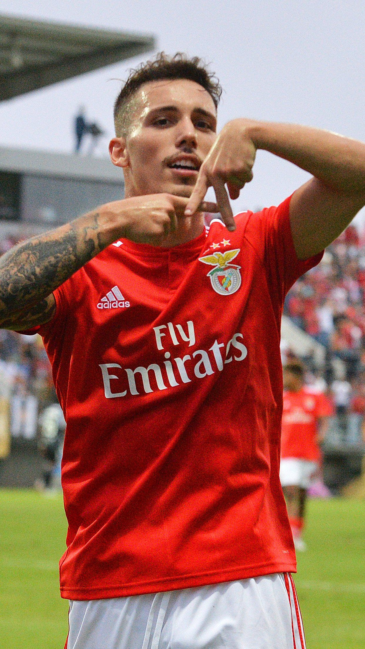 1242x2208 Alejandro Grimaldo Wallpaper