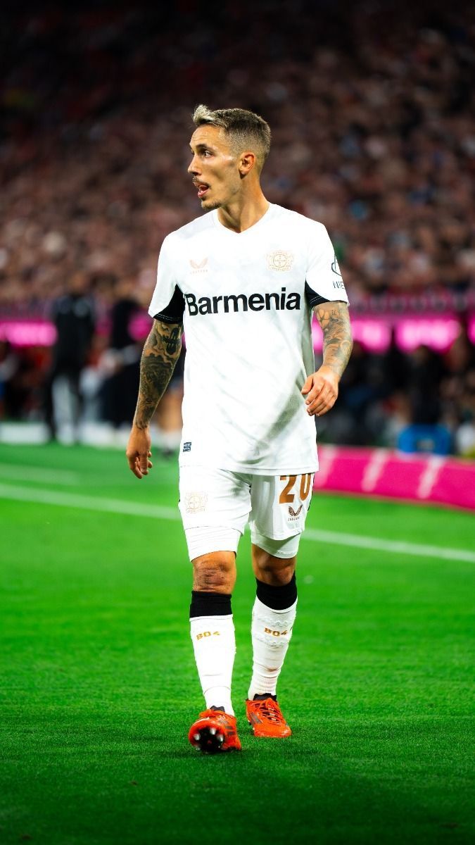 675x1200 Alejandro Grimaldo