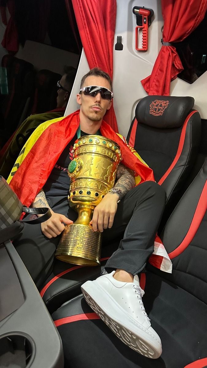 675x1200 Alejandro Grimaldo