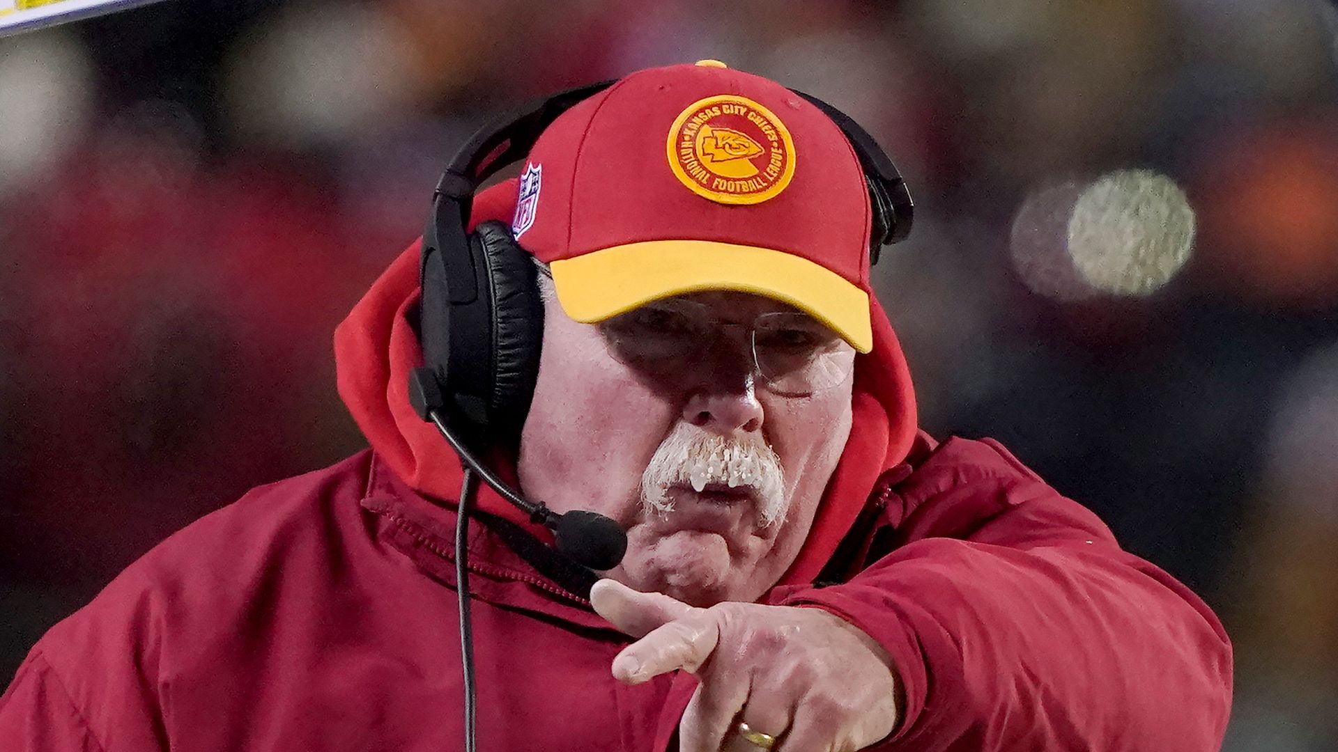 1920x1080 Kansas City Chiefs coach Andy Reid's mustache freezes with icicles on in staggering -30 temperatures against Dolphins