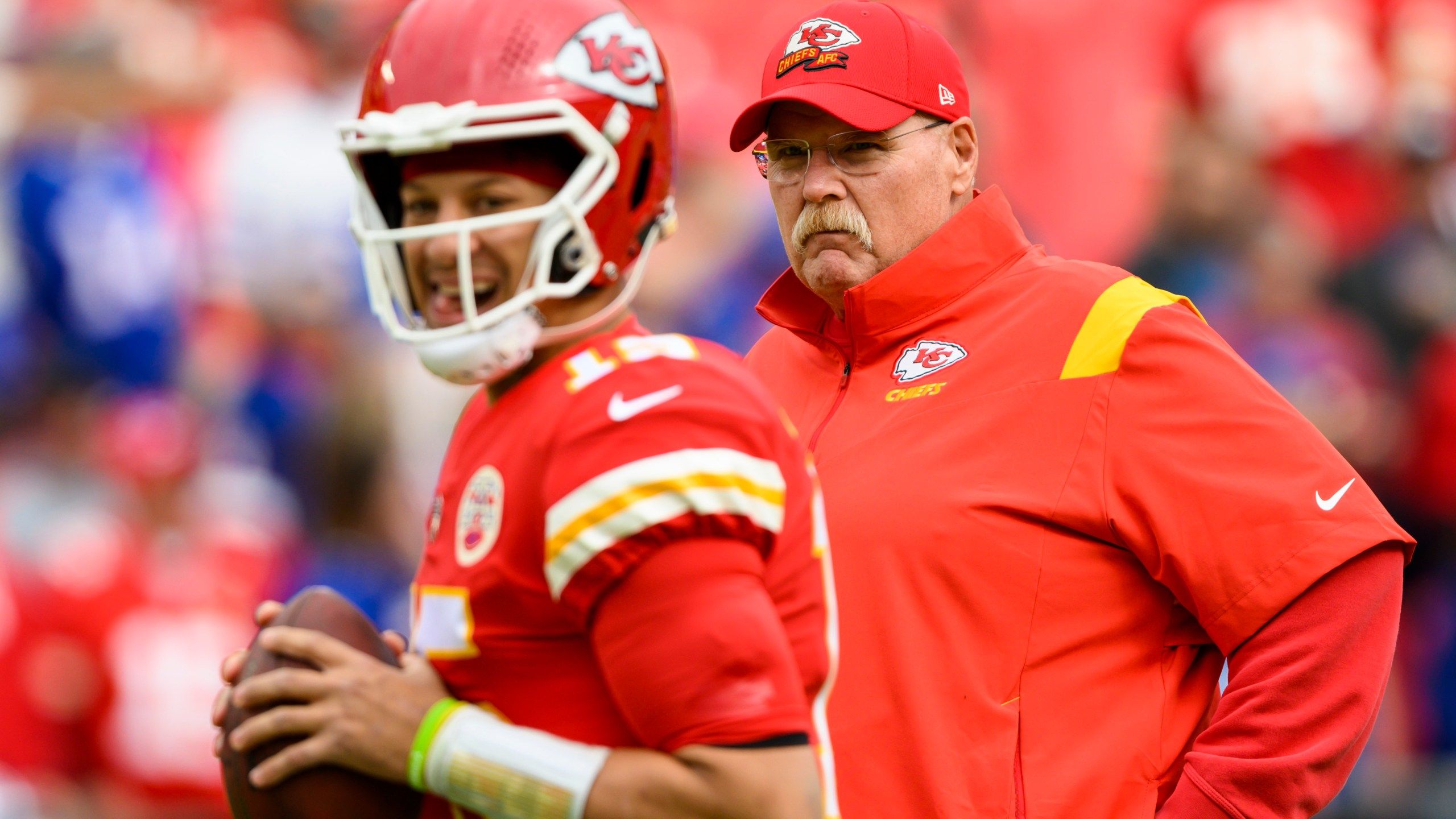 2560x1440 Chiefs' Andy Reid, Patrick Mahomes share stories about late coach Mike Leach