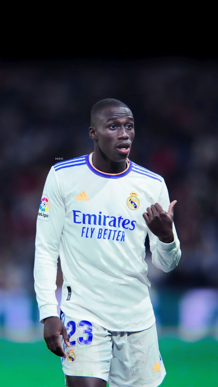 736x1308 Ferland Mendy