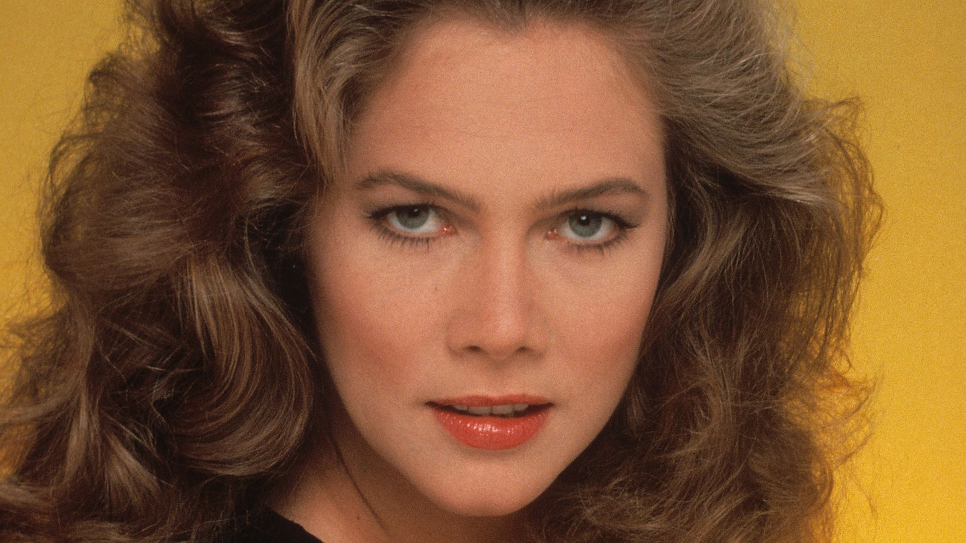 1920x1080 Turn of the century: Kathleen Turner