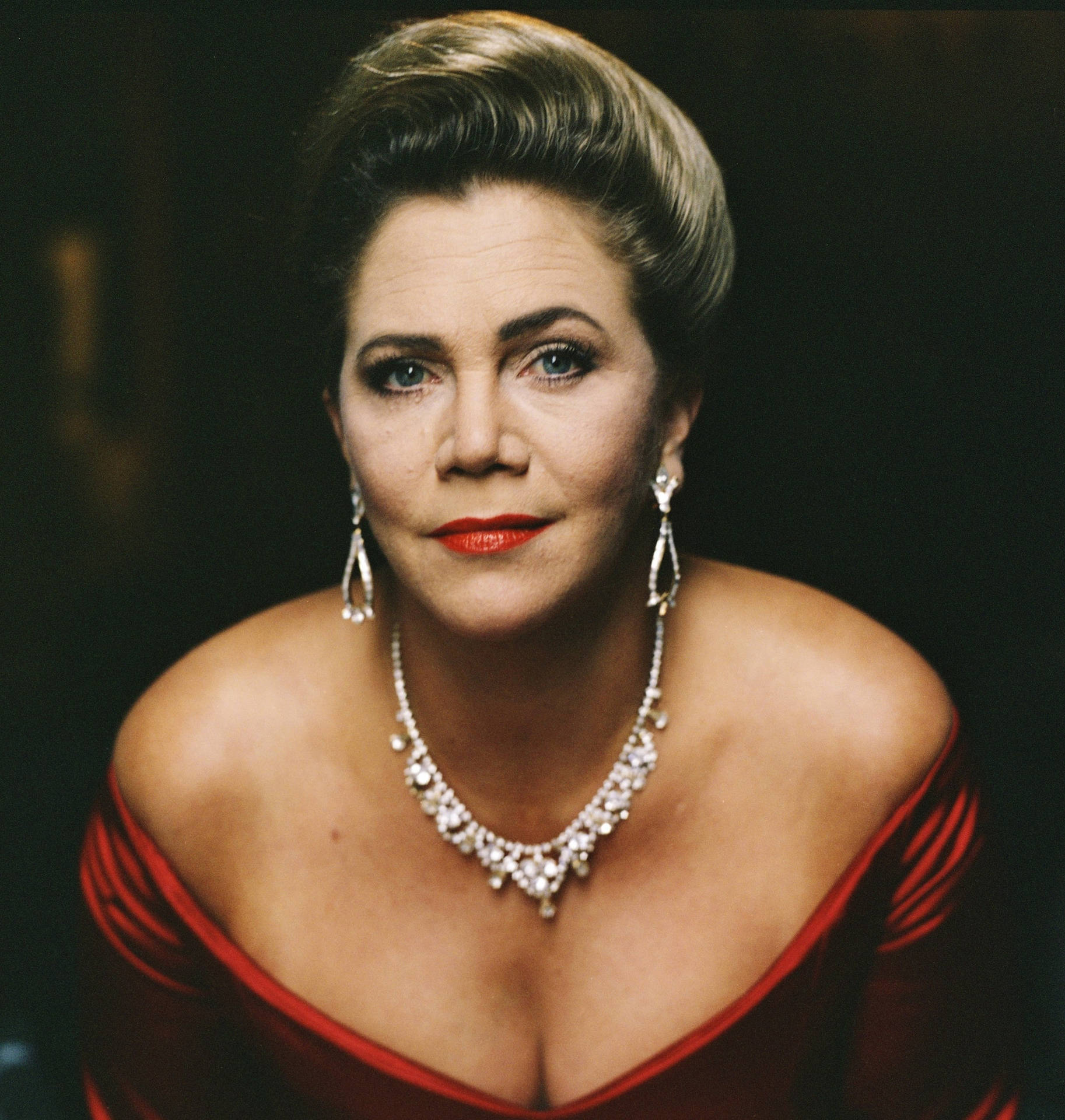 1826x1920 Kathleen Turner Wallpaper