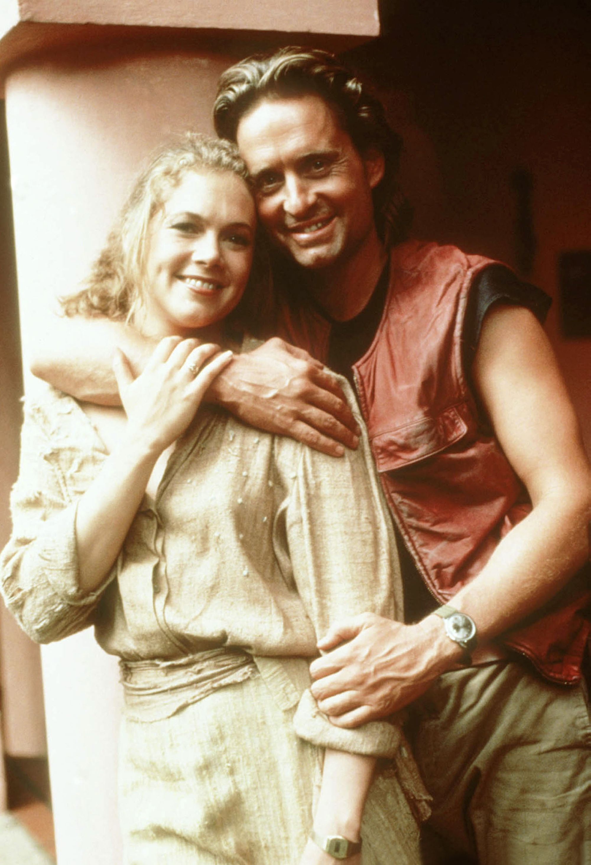 2000x2925 Kathleen Turner Wallpaper