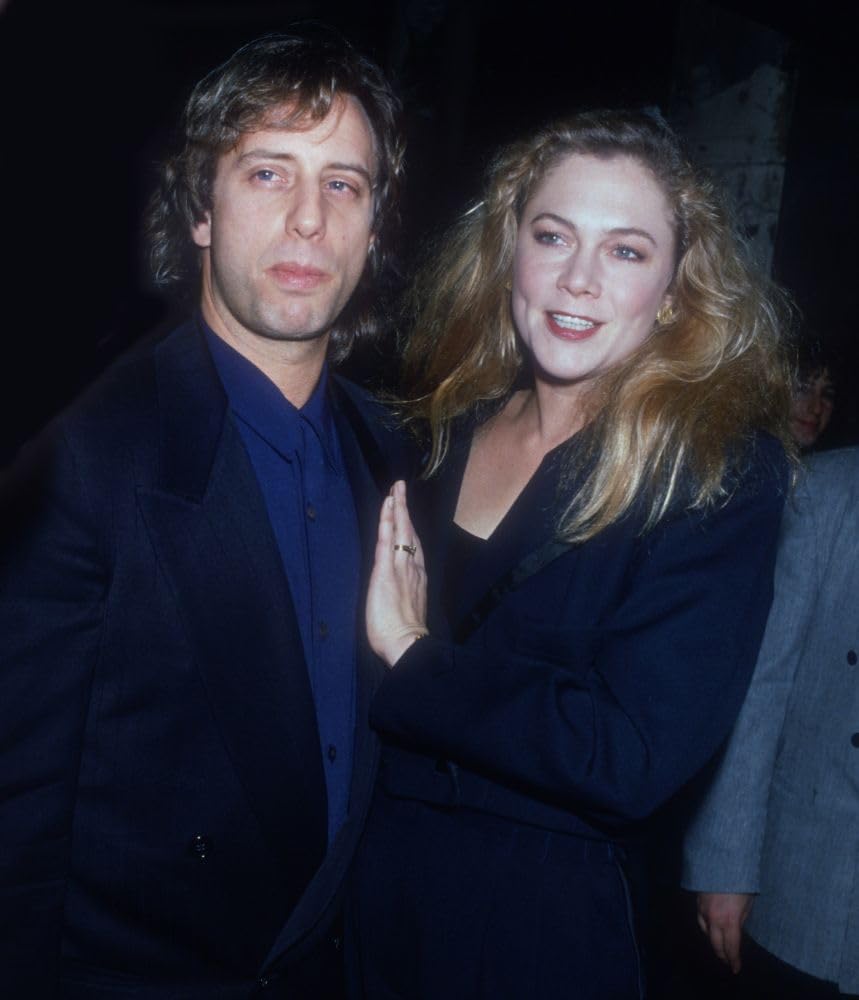 859x1000 Kathleen Turner husband Jay Weiss 1989 Photo By Michael Ferguson (Kathleen Turner Jay Weiss1210) Poster Print (16 x 20): Posters & Prints