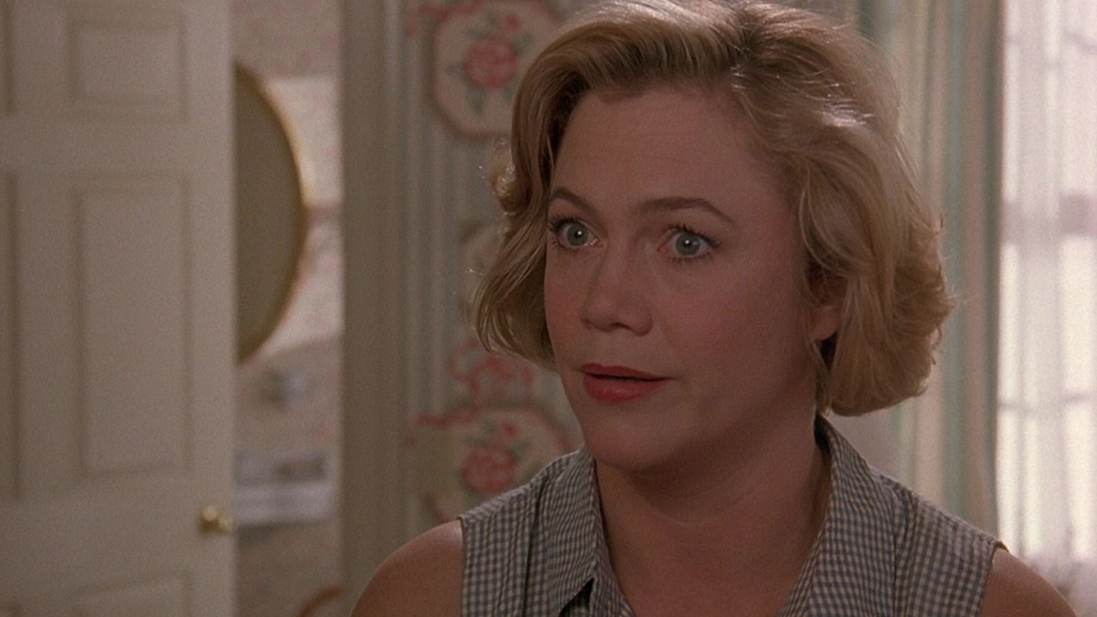 1600x900 Kathleen Turner Sold A Movie Prop From This Box Office Flop On eBay