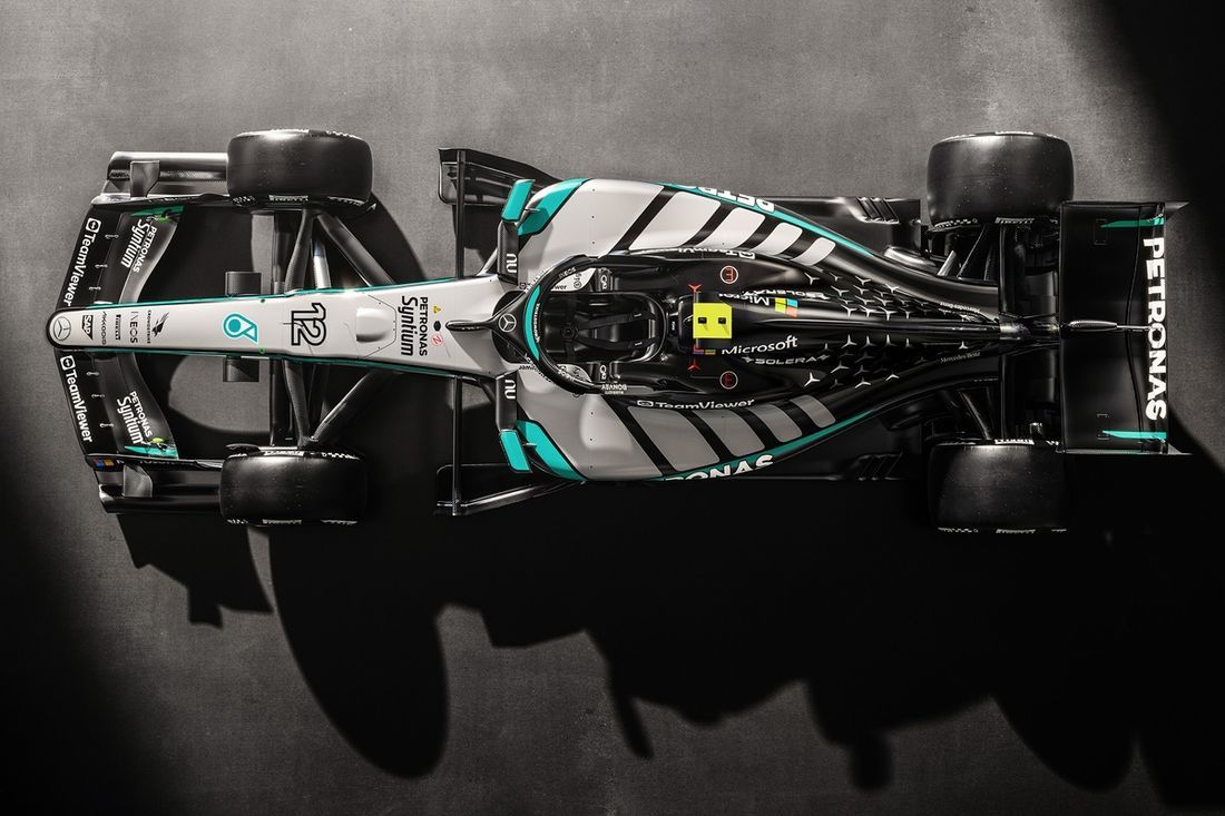 1100x733 Mercedes 2026 livery, in photo Formula 1