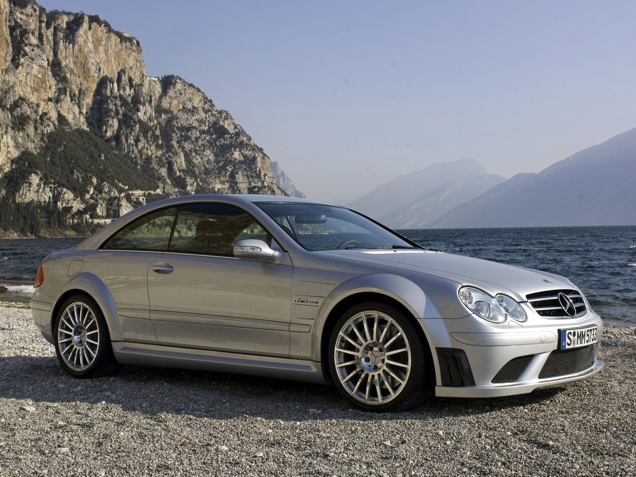 2048x1536 Mercedes Benz CLK63 AMG Black Wallpaper