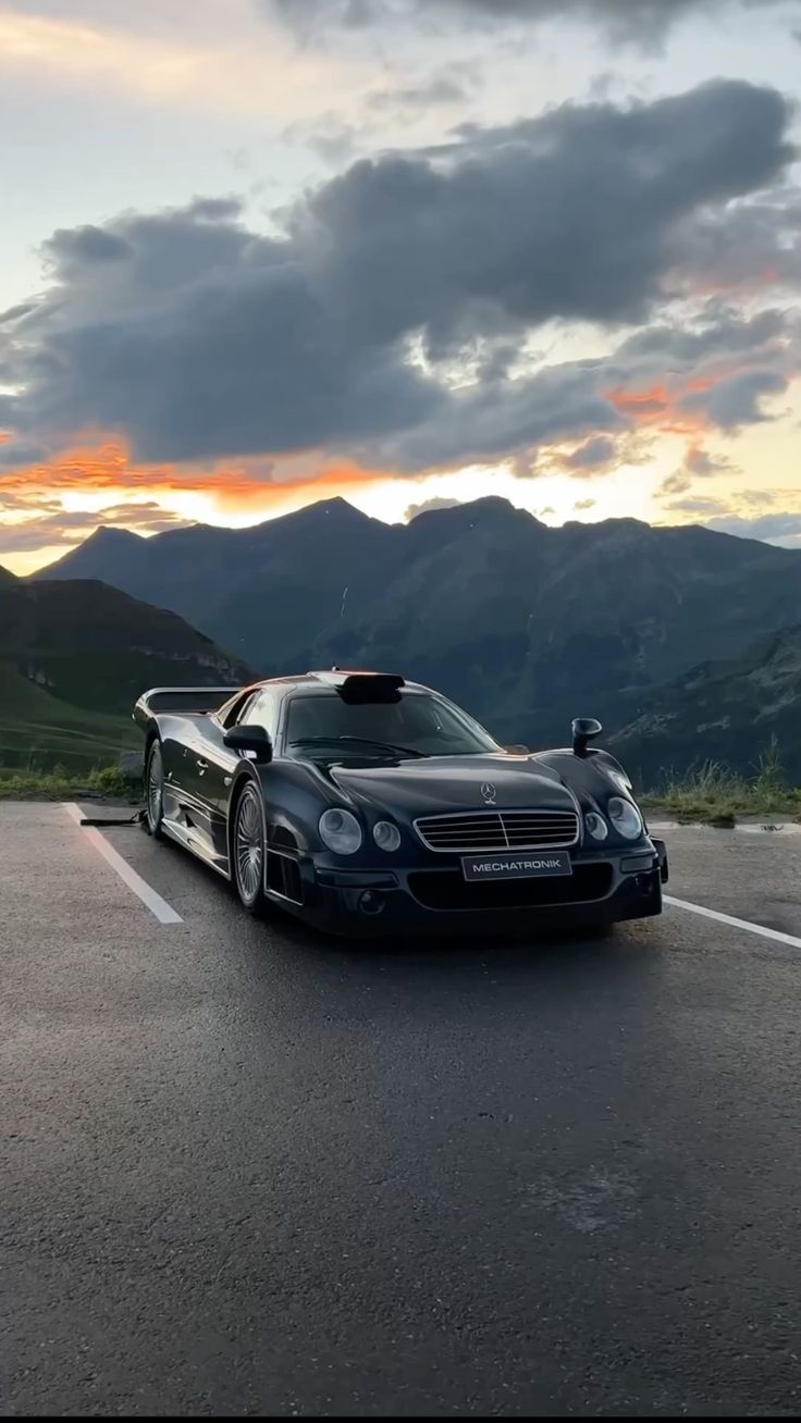 736x1308 Mercedes